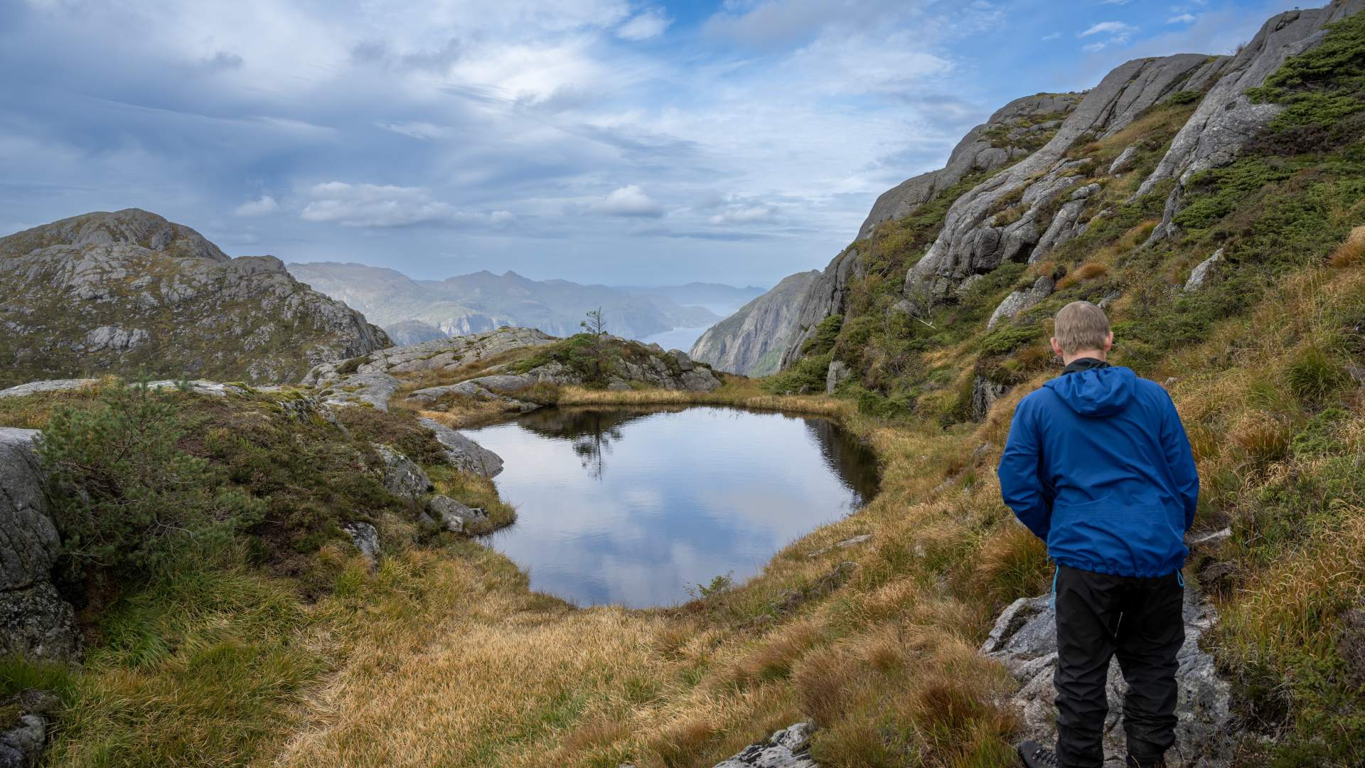 Hike to Ramnstoknuten