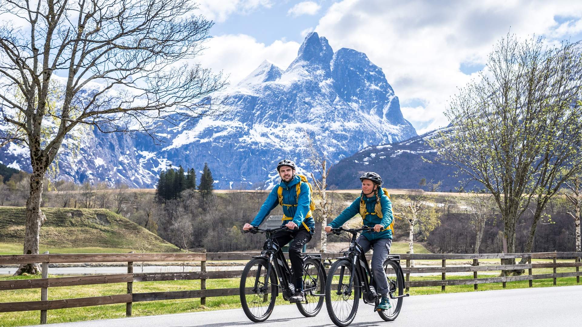 E-Bike und Bergwanderung in Åndalsnes mit Uteguiden