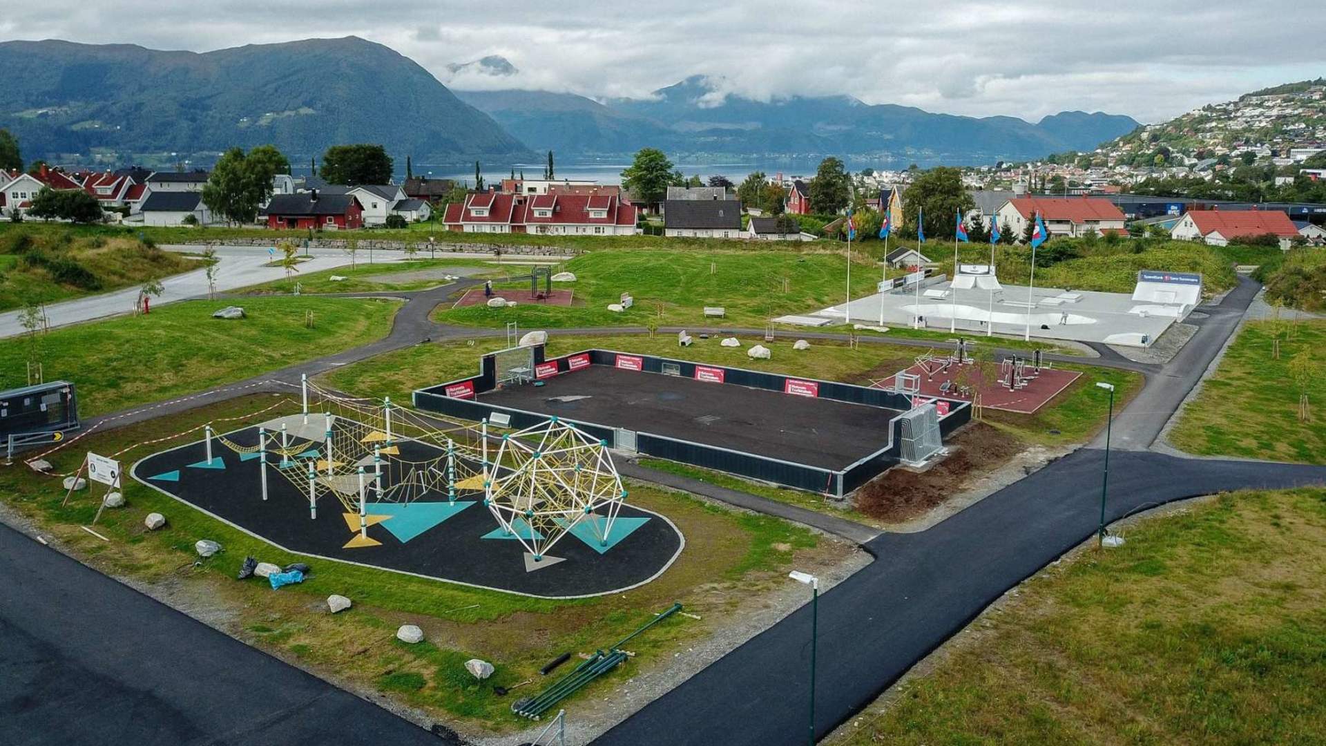 Flott aktivitetspark ved Stadionparken i Volda