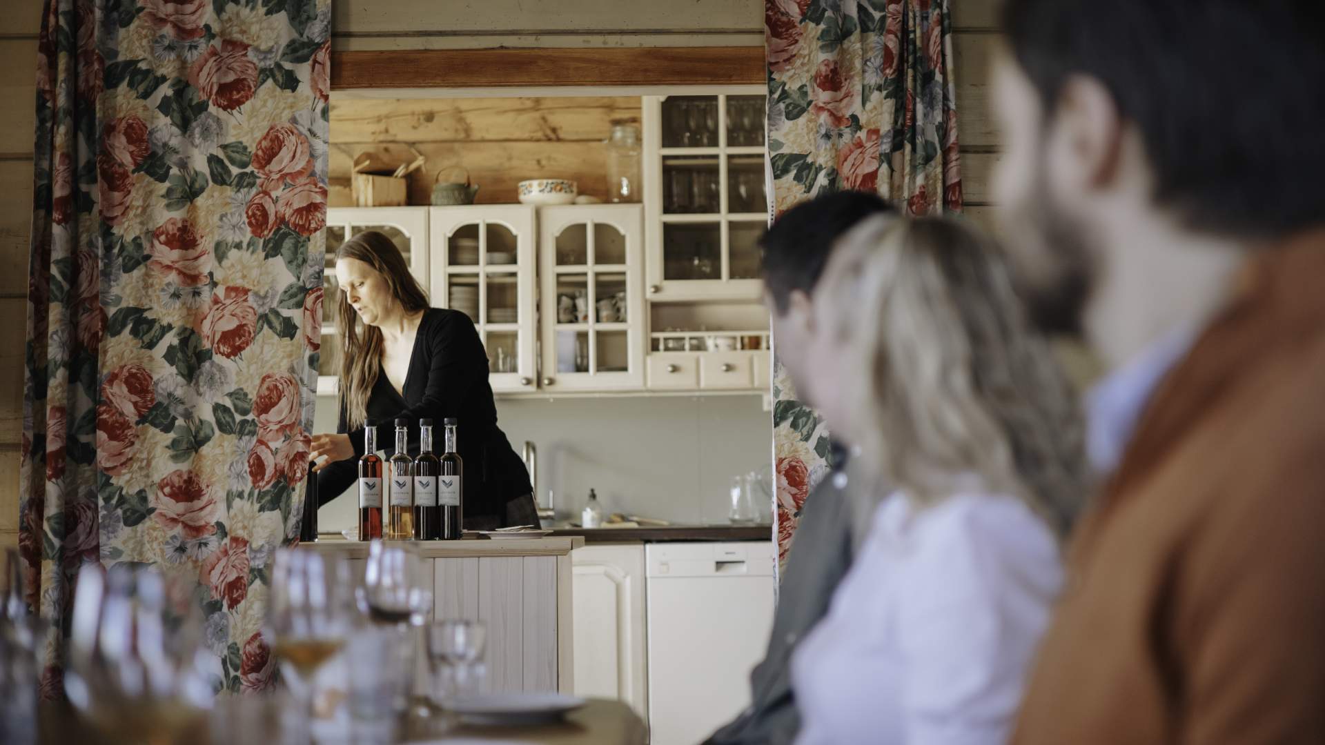 Opplev Vestavin: Omvising og vinsmaking på Vingarden på Jølst