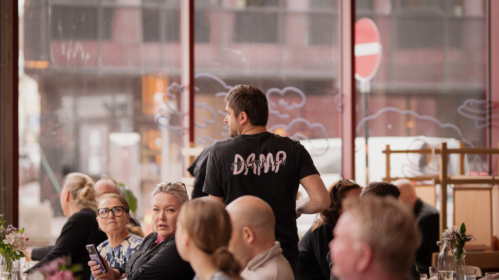 Folksomt og populært hos Dampsentralen.