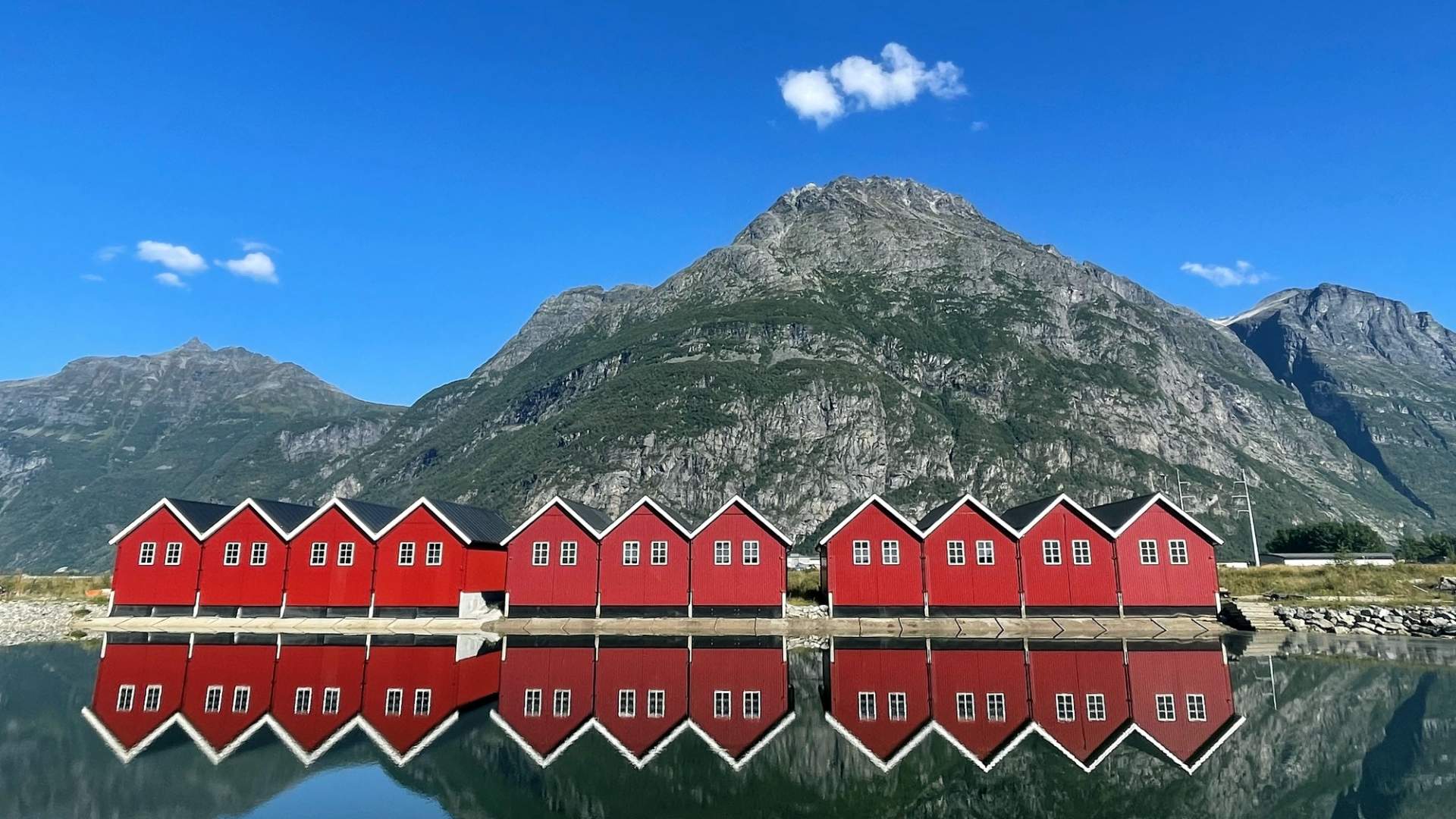 Instanausta på Sunndalsøra