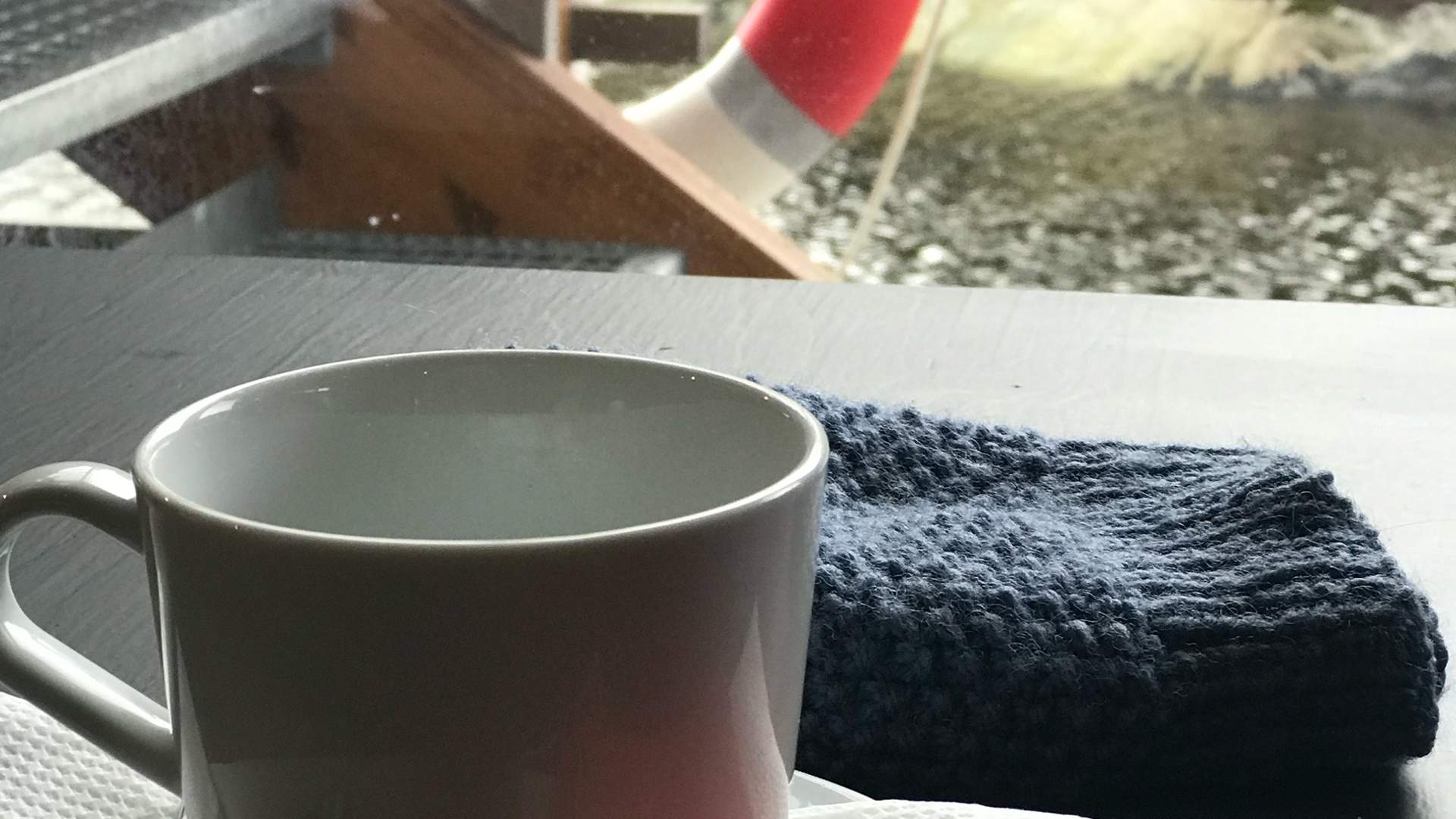 Nyt noko varmt å drikke - og nærhet til sjøen på PS Bryggekafé