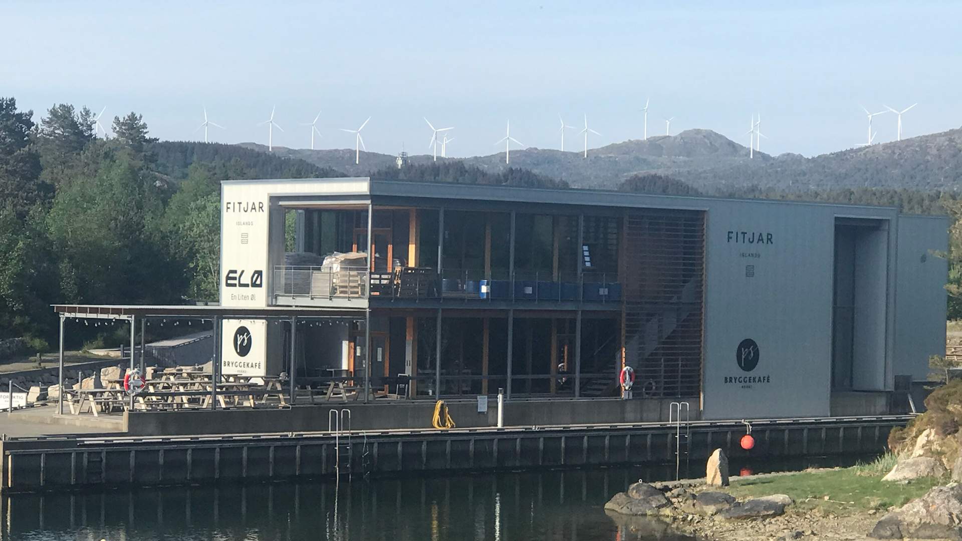 PS Bryggekafé i sjøhytteområdet Kråko på Fitjar