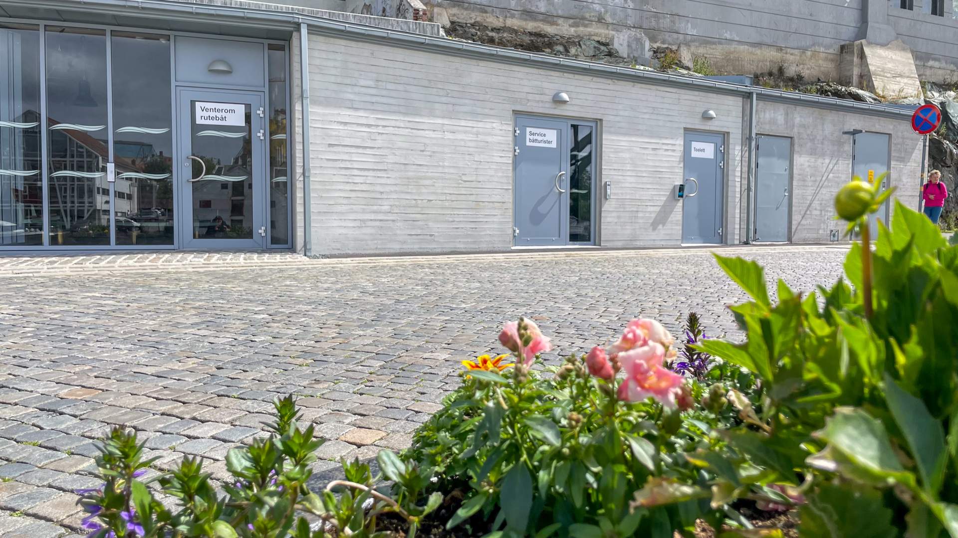 Servicebygget på Smedasundet Gjestehavn