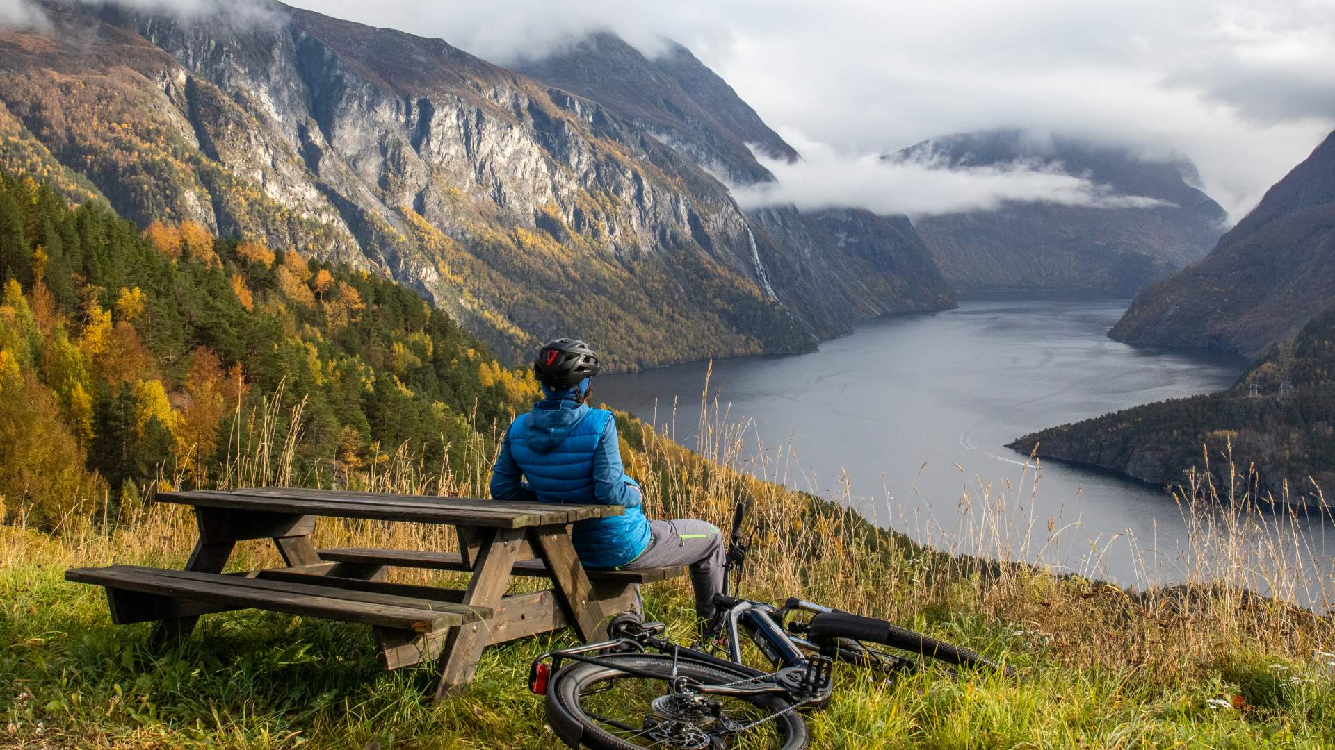 Sykling i Valldal med Uteguiden