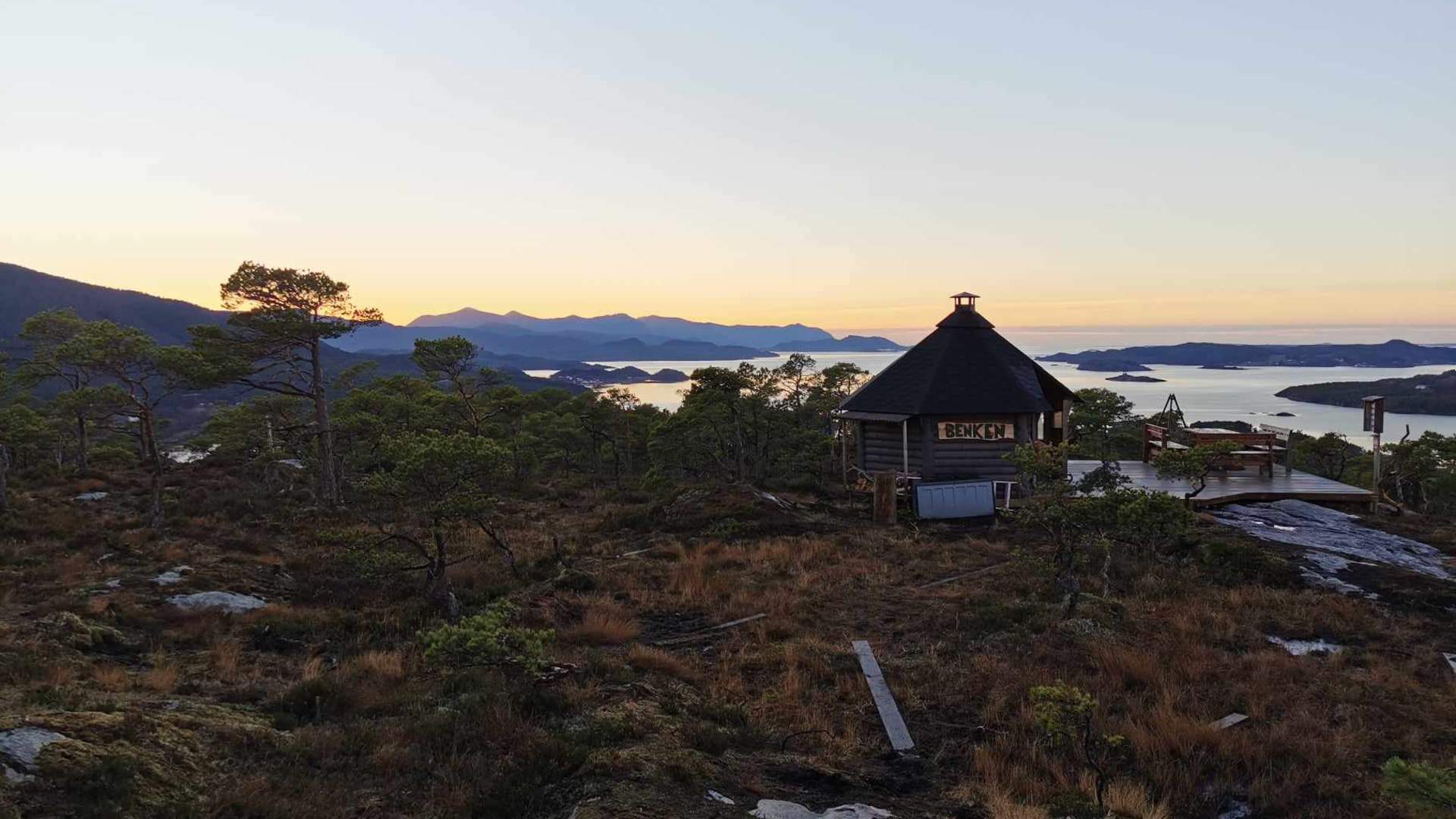 Nydelig utsikt fra Benken på Skardsøya i Aure kommue