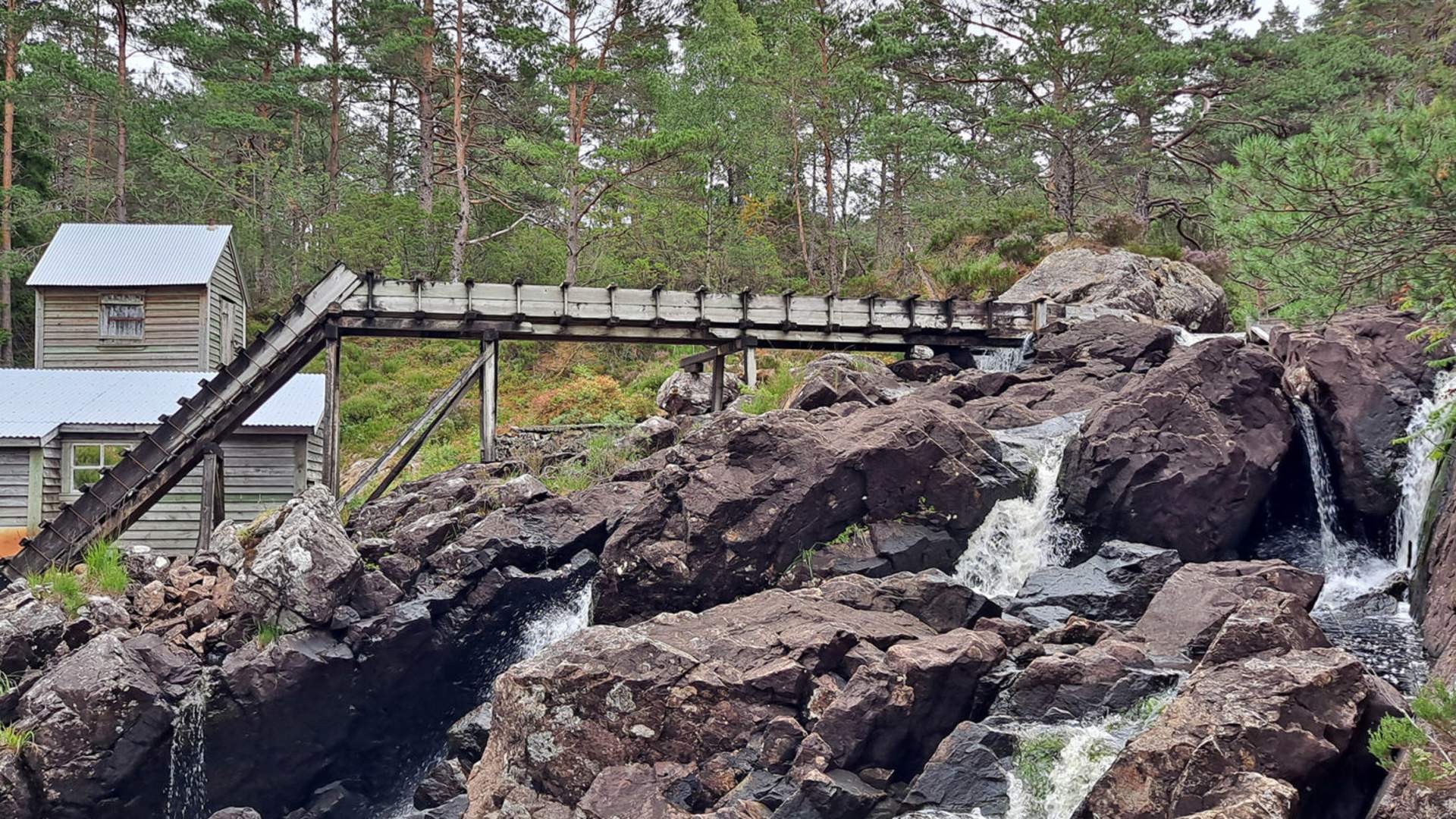 Rydlandssago ligg like ved kommunegrensa mellom Fitjar og Stord