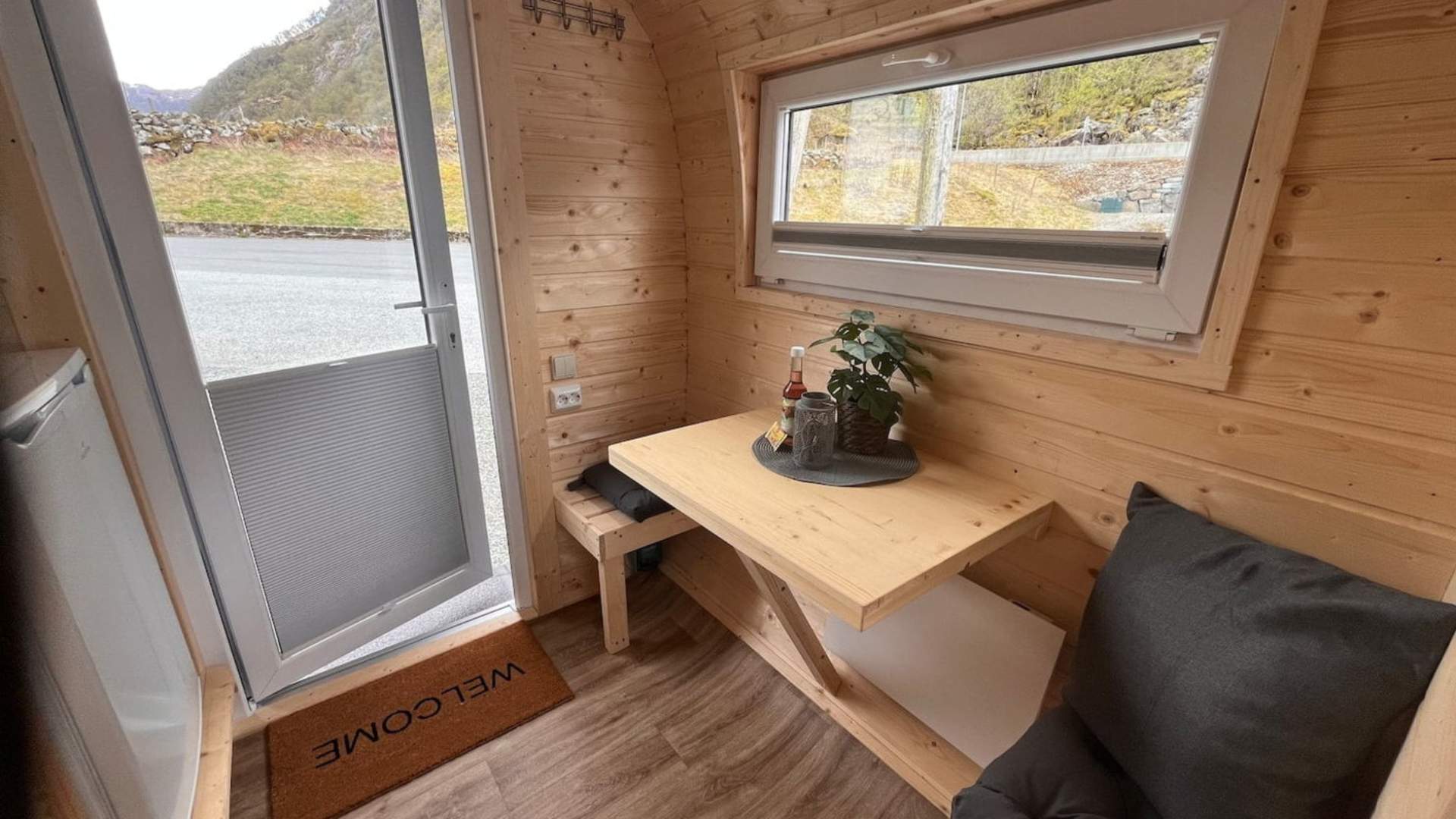 Overnatting hos Dirdalstraen Gardsutsalg