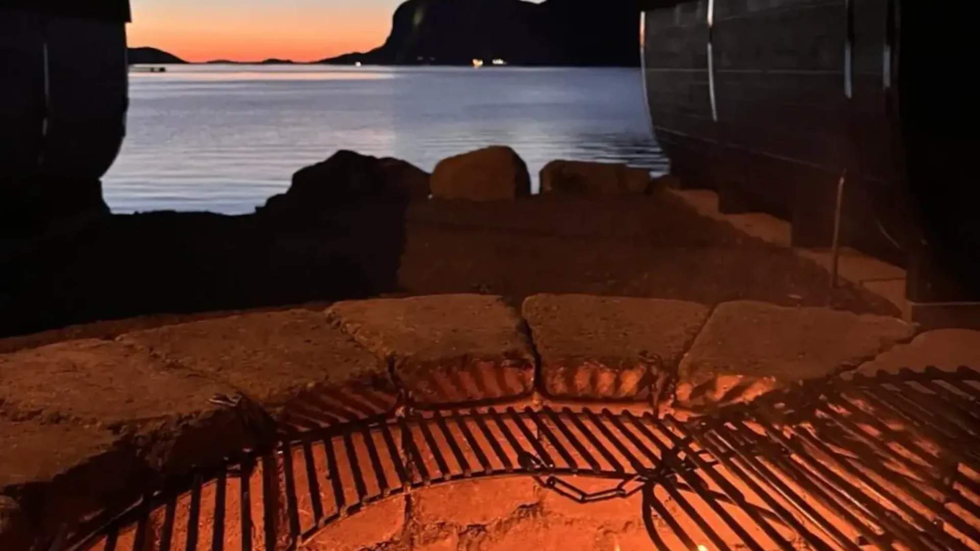 Overnatting hos Dirdalstraen Gardsutsalg