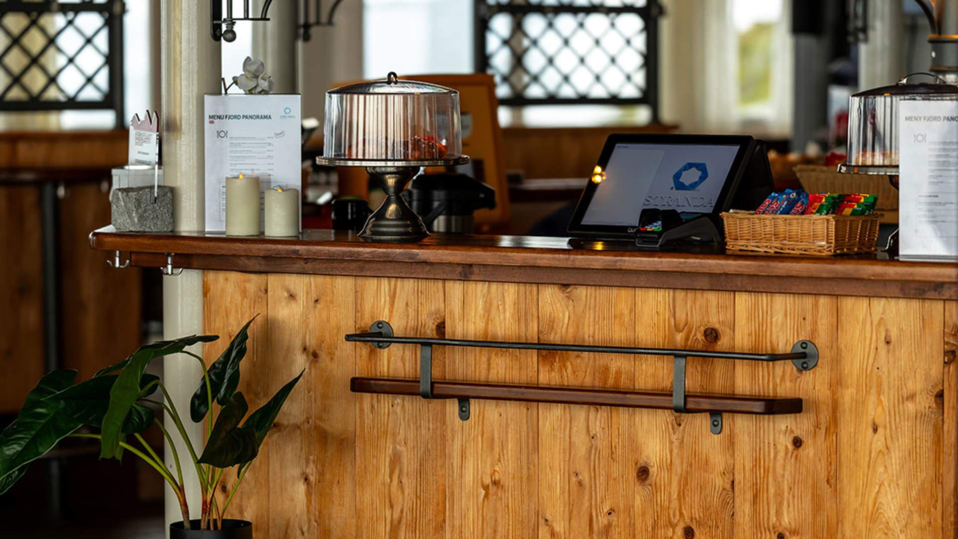 Koslig interiør og stemning inne på Roalden.