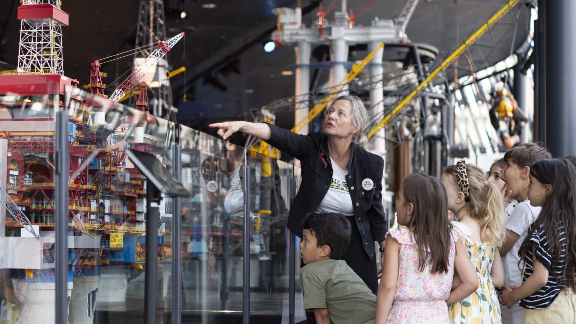 Elever fra Storhaug skole på besøk for å feire museumsbygget sine 25 år.