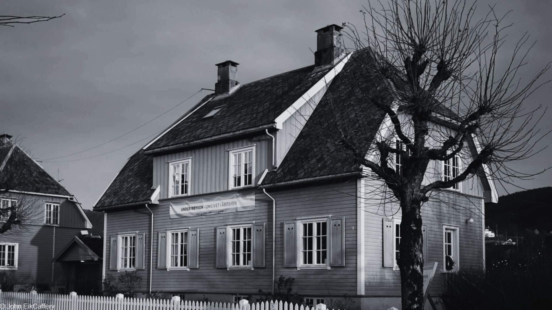 The American Town: Norway in Miniature - Class Journey, Smoke, and Family Life