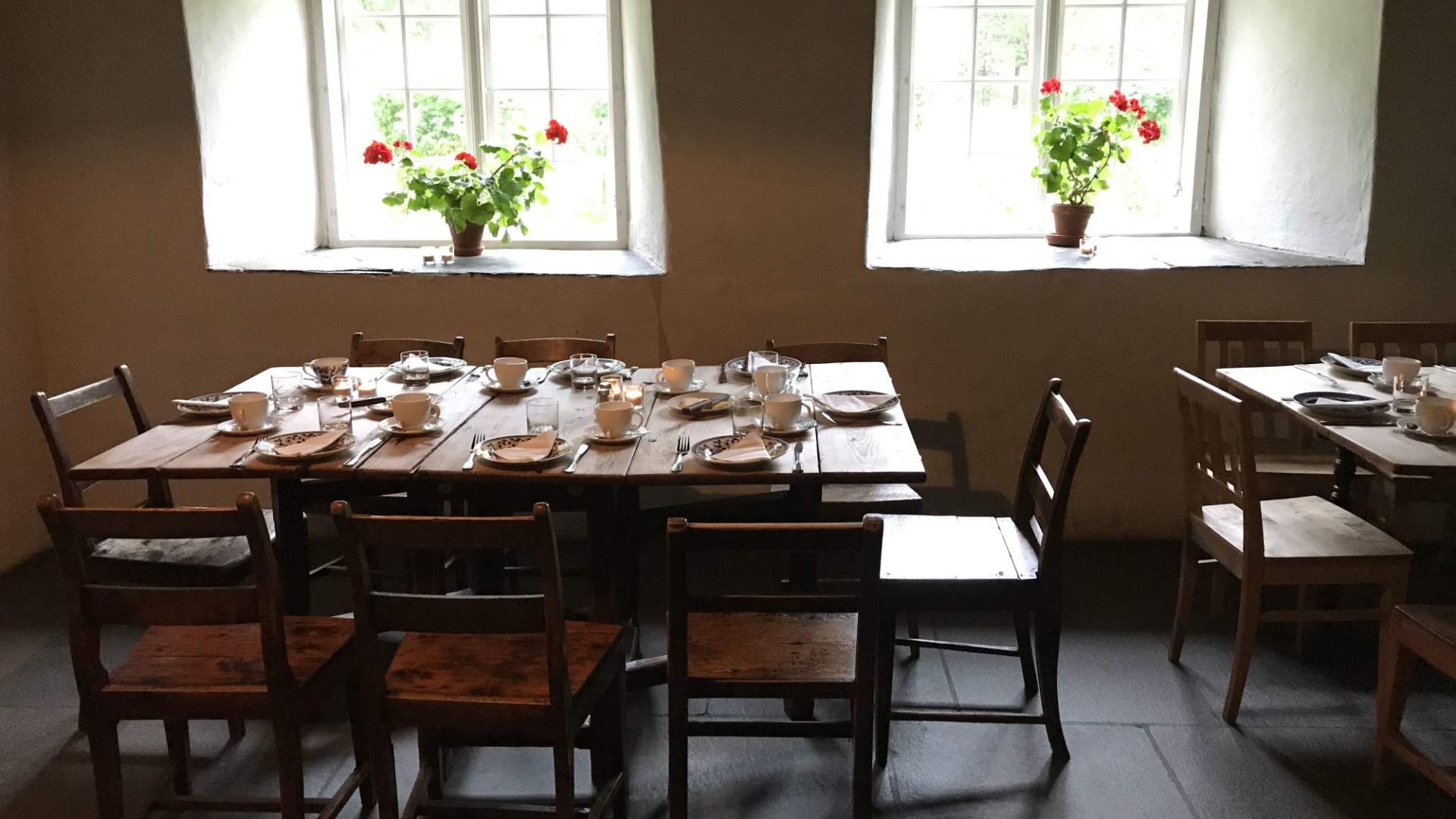 Restaurant i Storakjøkenet på Rosendal Avlsgård.