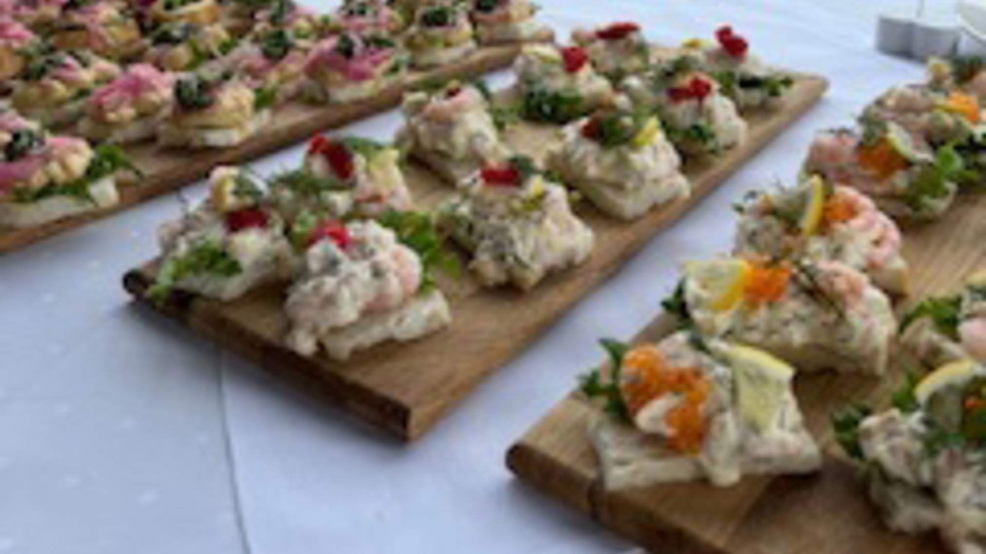 Servering og mat på Alnes Brygge.