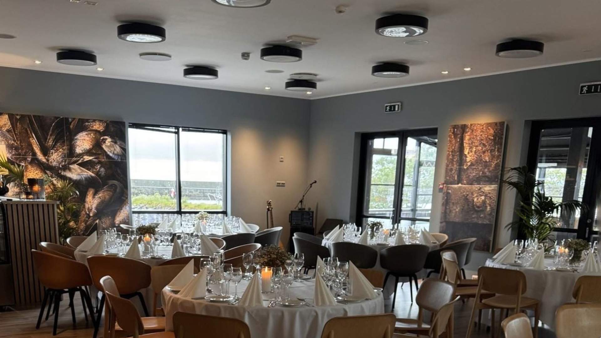 Stemningsfullt lokale klar til selskap.