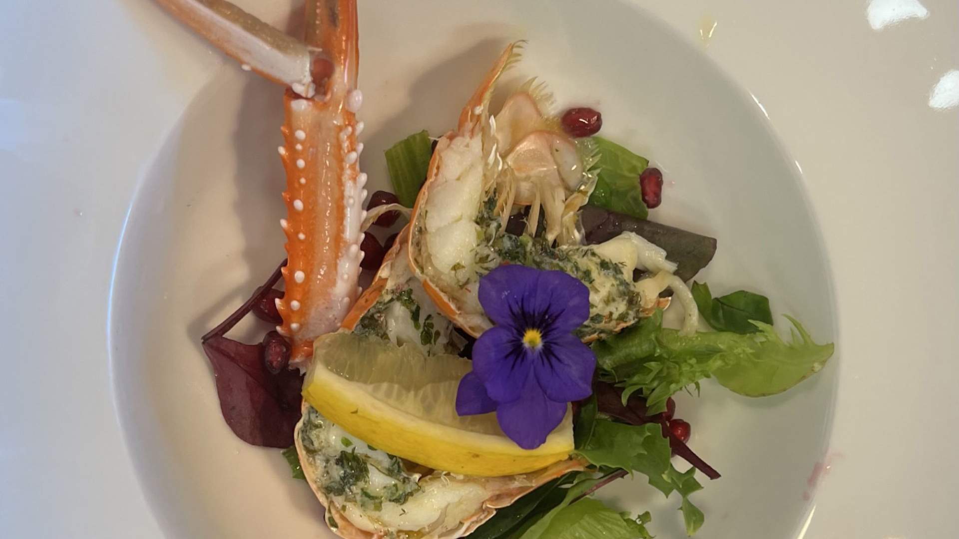 Delikatesser fra havet står på menyen i dette selskapet.