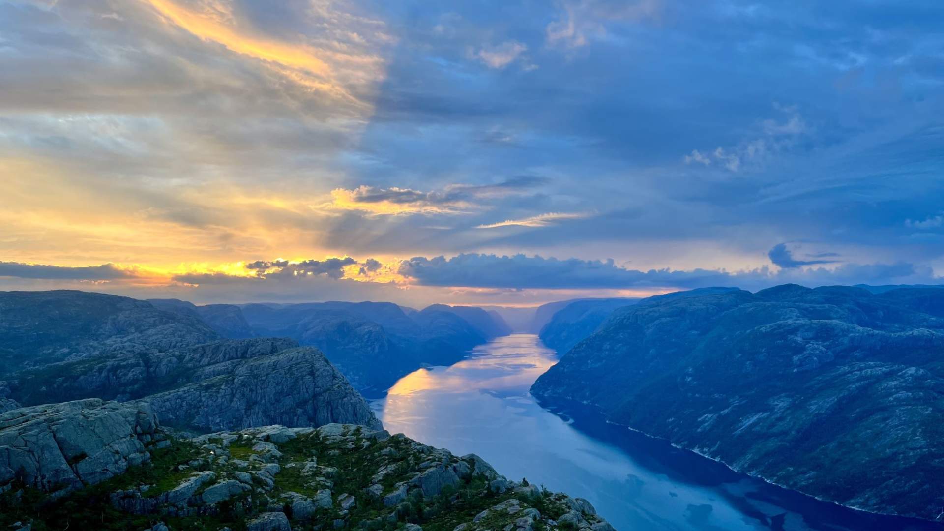 Fjord Hikes overnight adventure Kjerag and Preikestolen