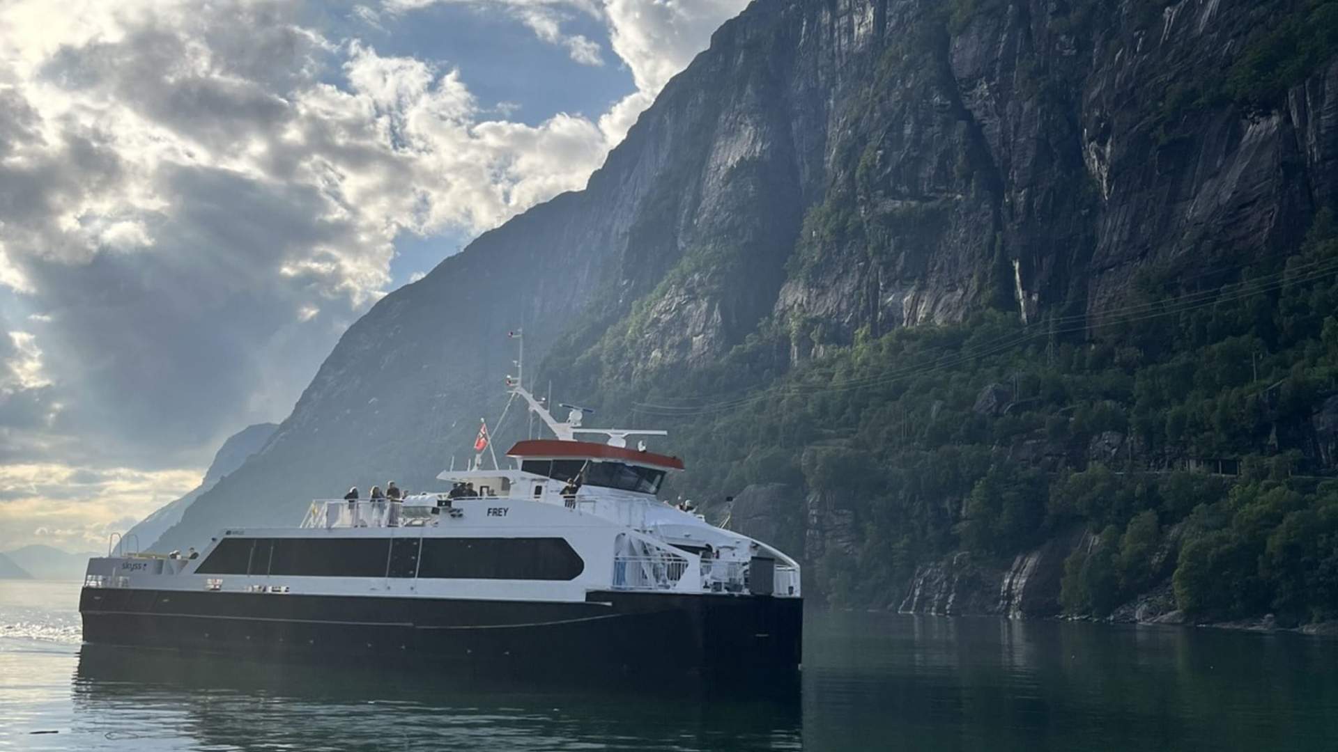 Fjord Hikes overnight adventure Kjerag and Preikestolen