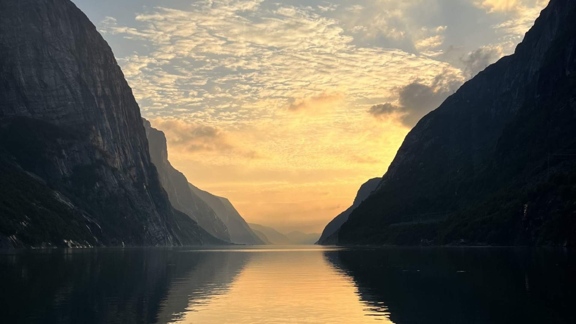 Fjord Hikes overnight adventure Kjerag and Preikestolen