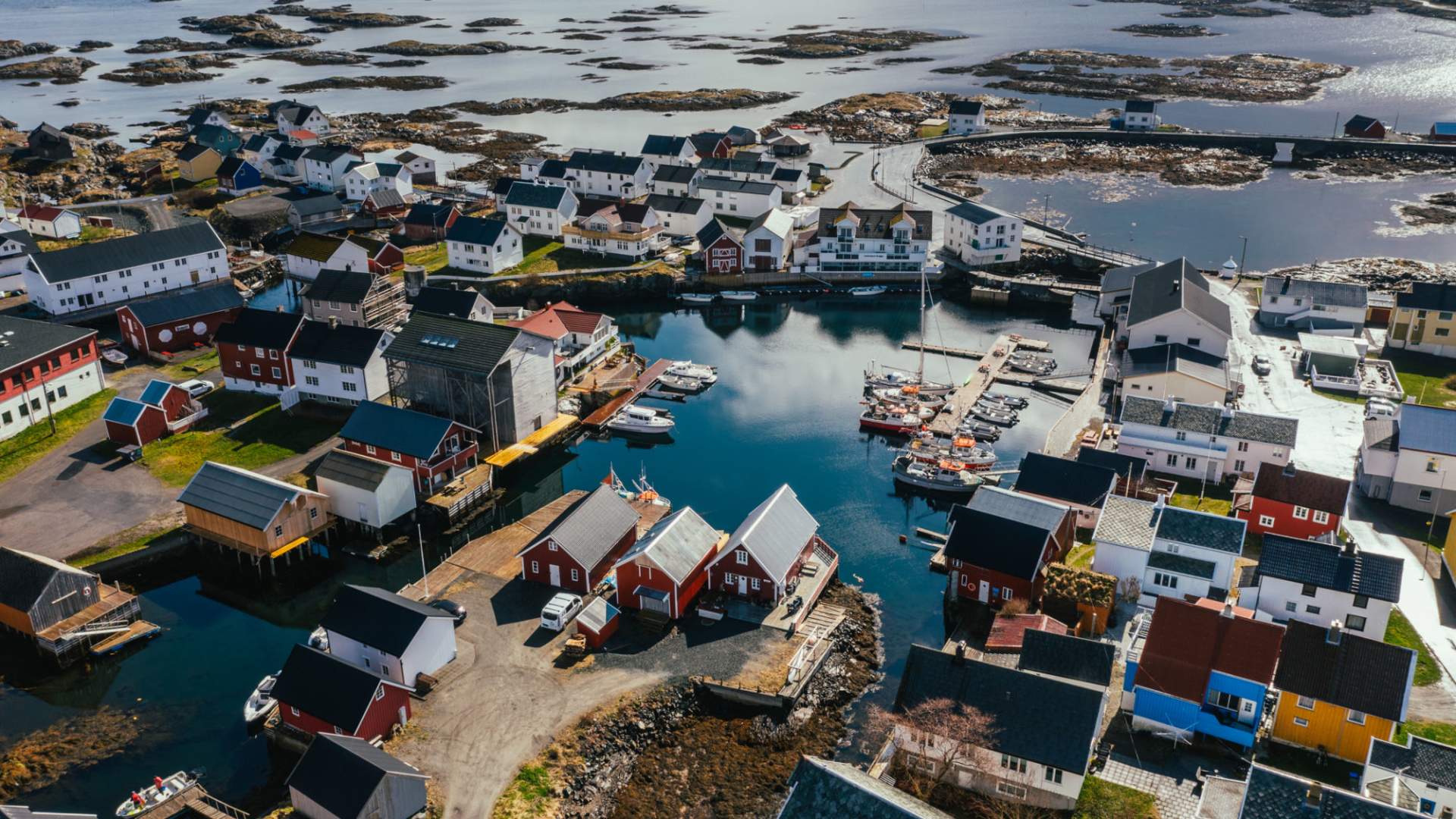 Olsens Pensjonat med 4 gjestehus på Veiholmen