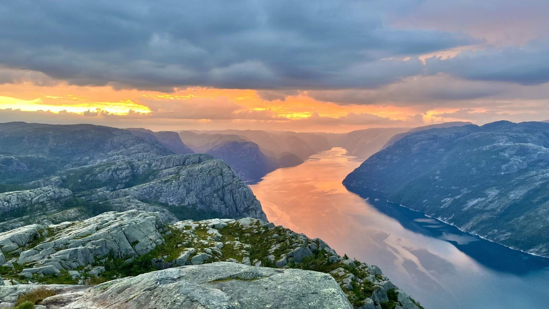 fjord hike to preikestolen and cruise on the lysefjord cabin stay