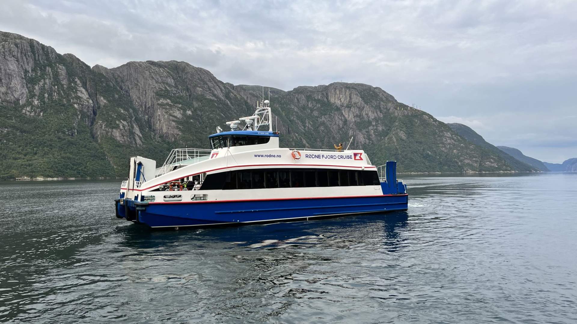 fjord hike to preikestolen and cruise on the lysefjord cabin stay