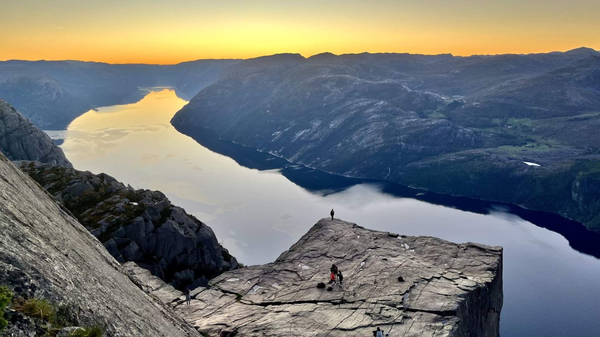 Preikestolen and Viglesdalen