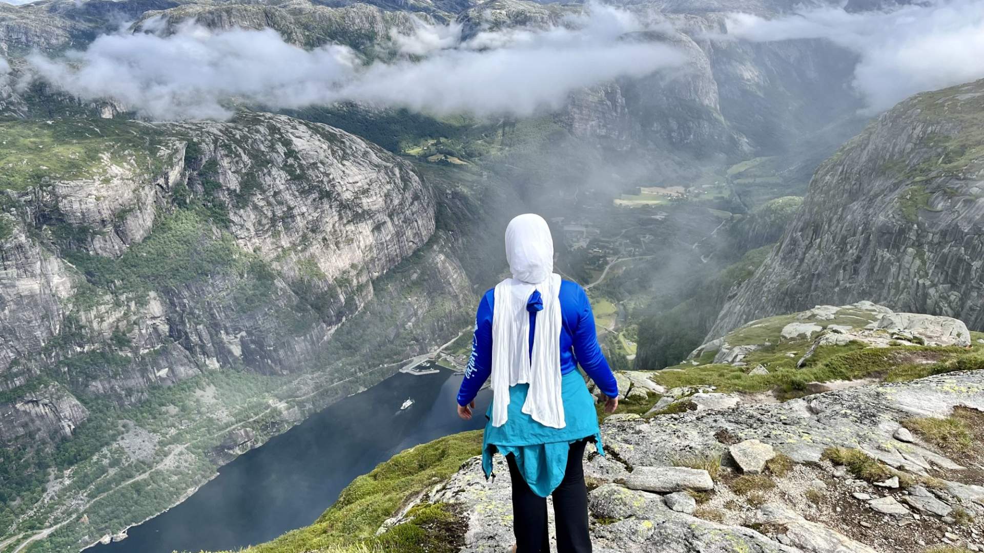 Fjord Hikes Kjerag Hike