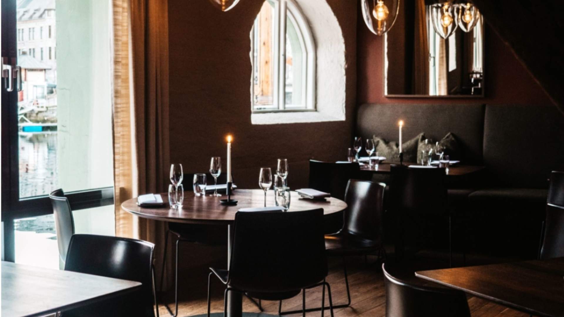 Koslig stemning inne i restauranten.