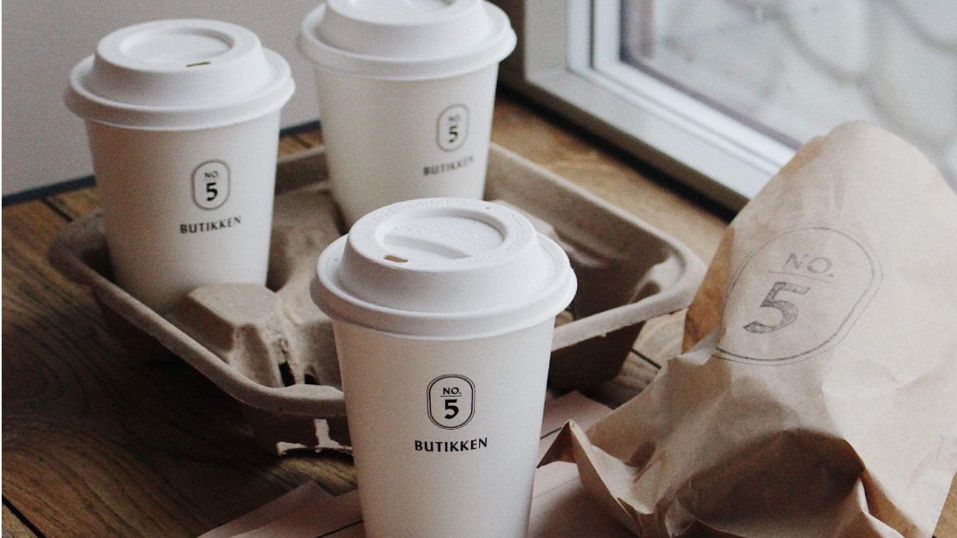 Ta med deg en kopp kaffe og en matbit mens du er på farta.