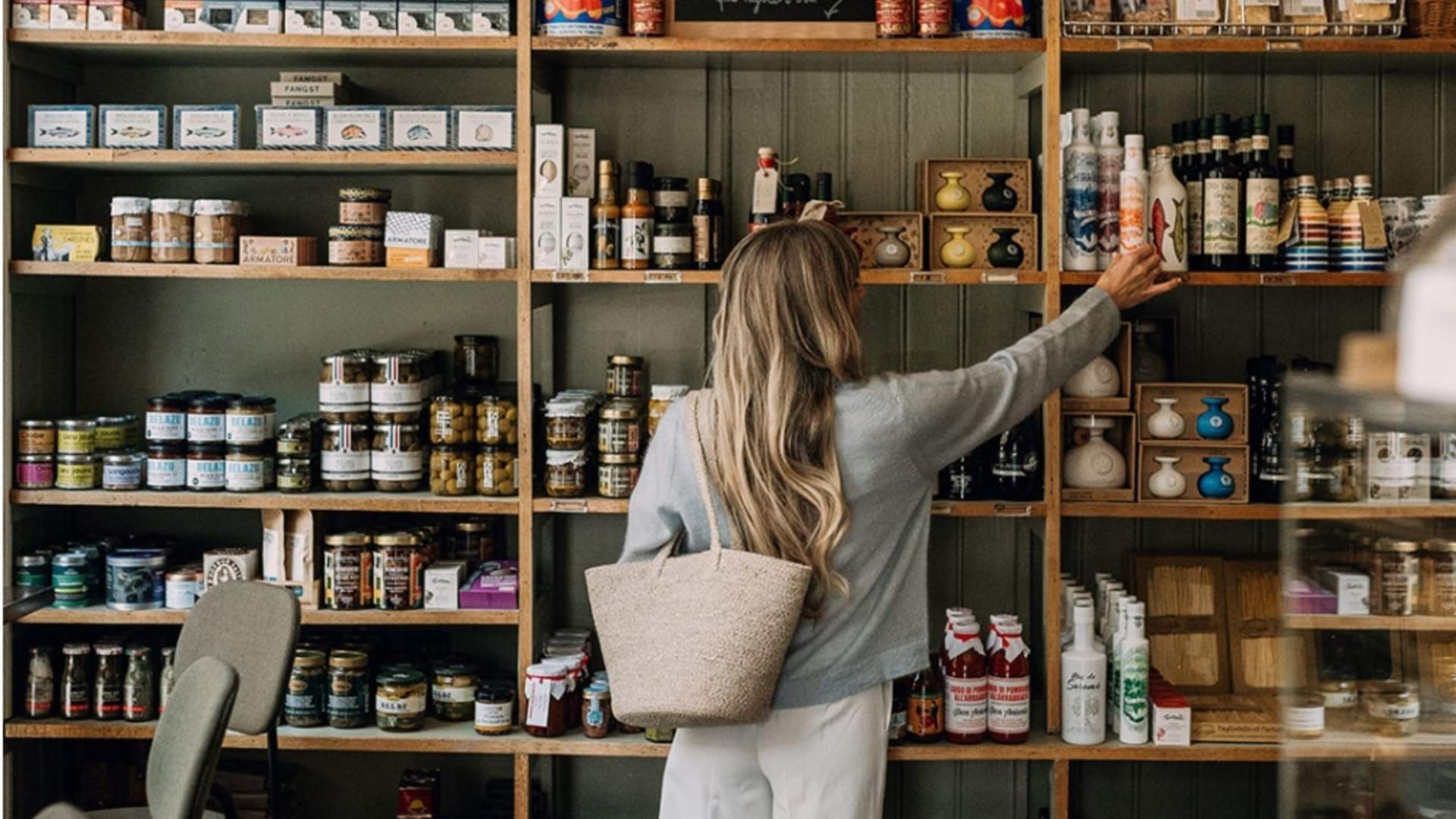 Godt utvalg i hyllene hos Butikken i Apotekergata No.5