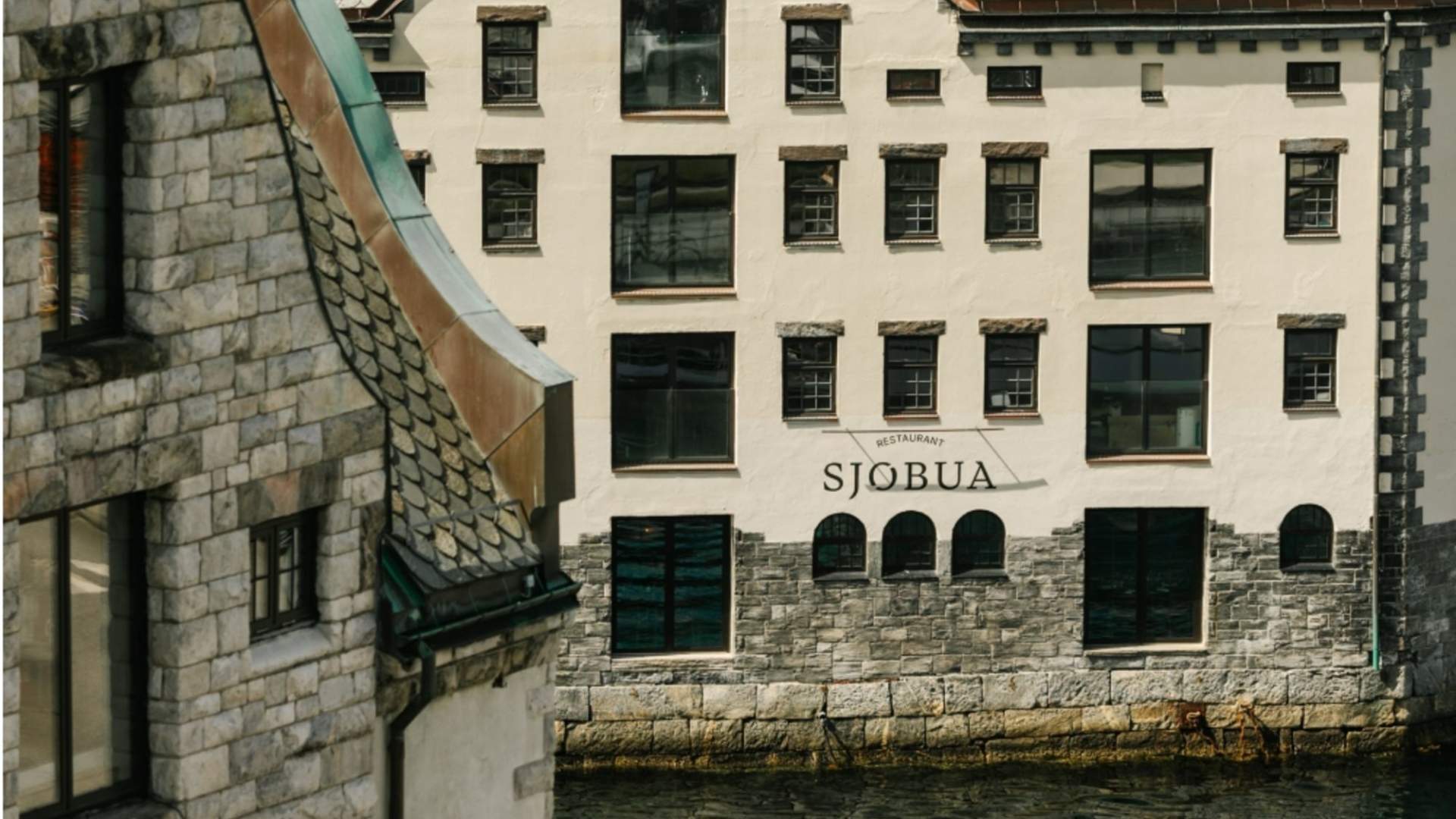 Idyllisk plassering i hjertet av Brosundet.