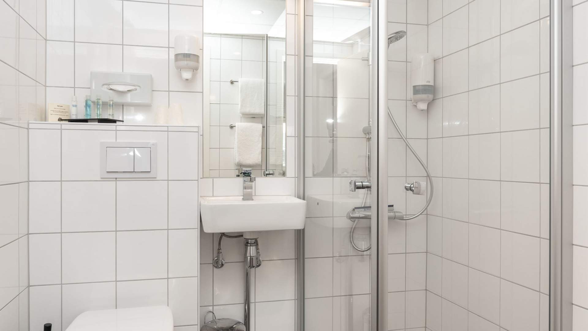 Hotel Sverre rooms and facilities