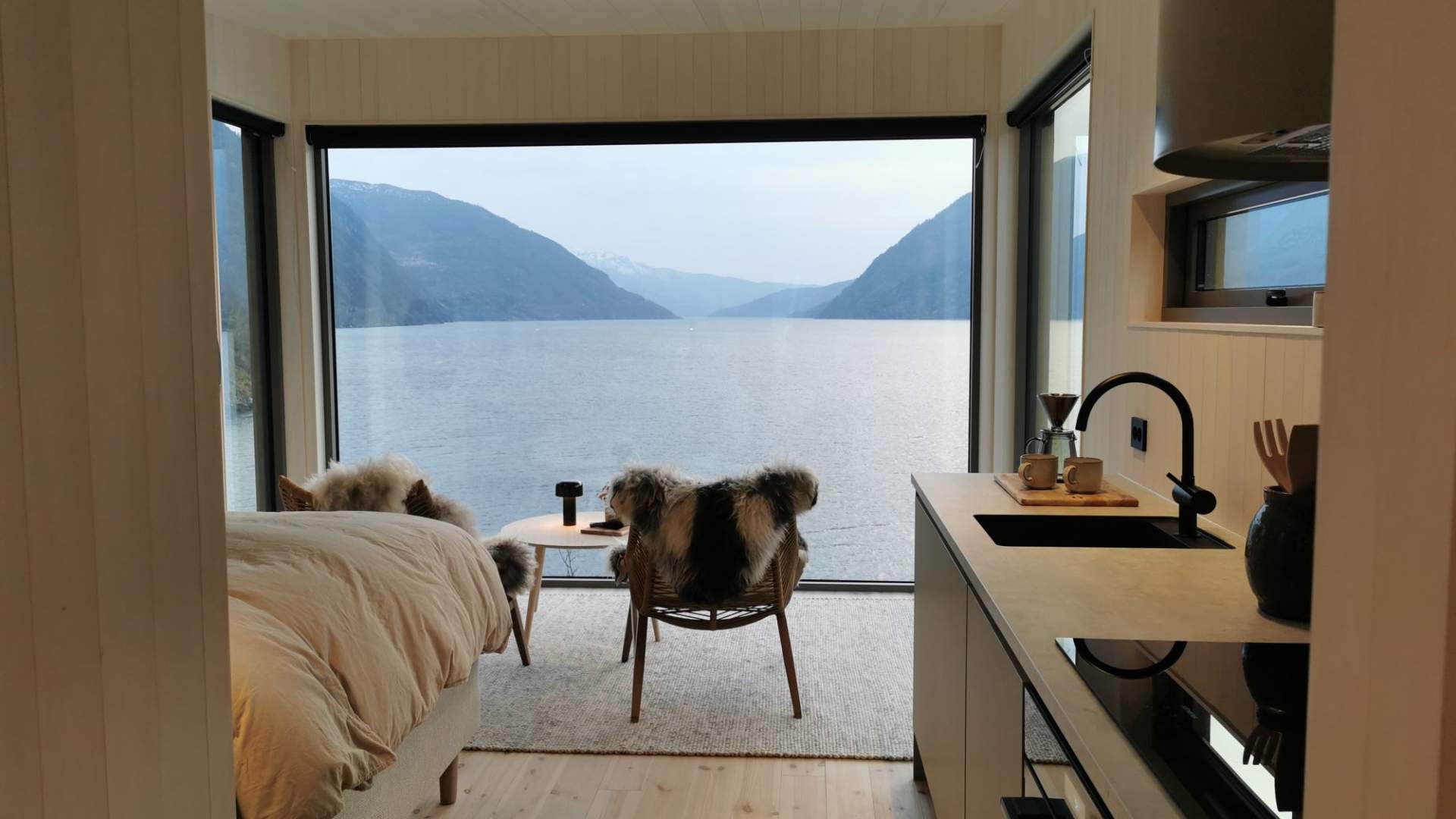 Fivelandsneset Fjordhytter