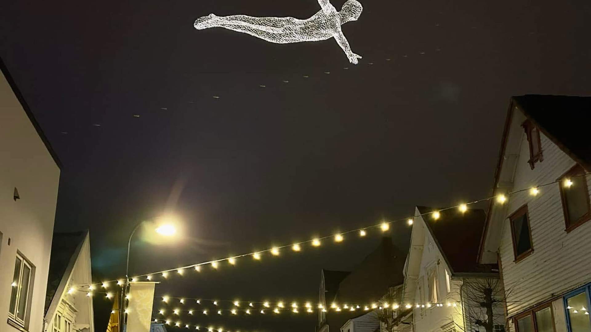 The Travellers light sculptures