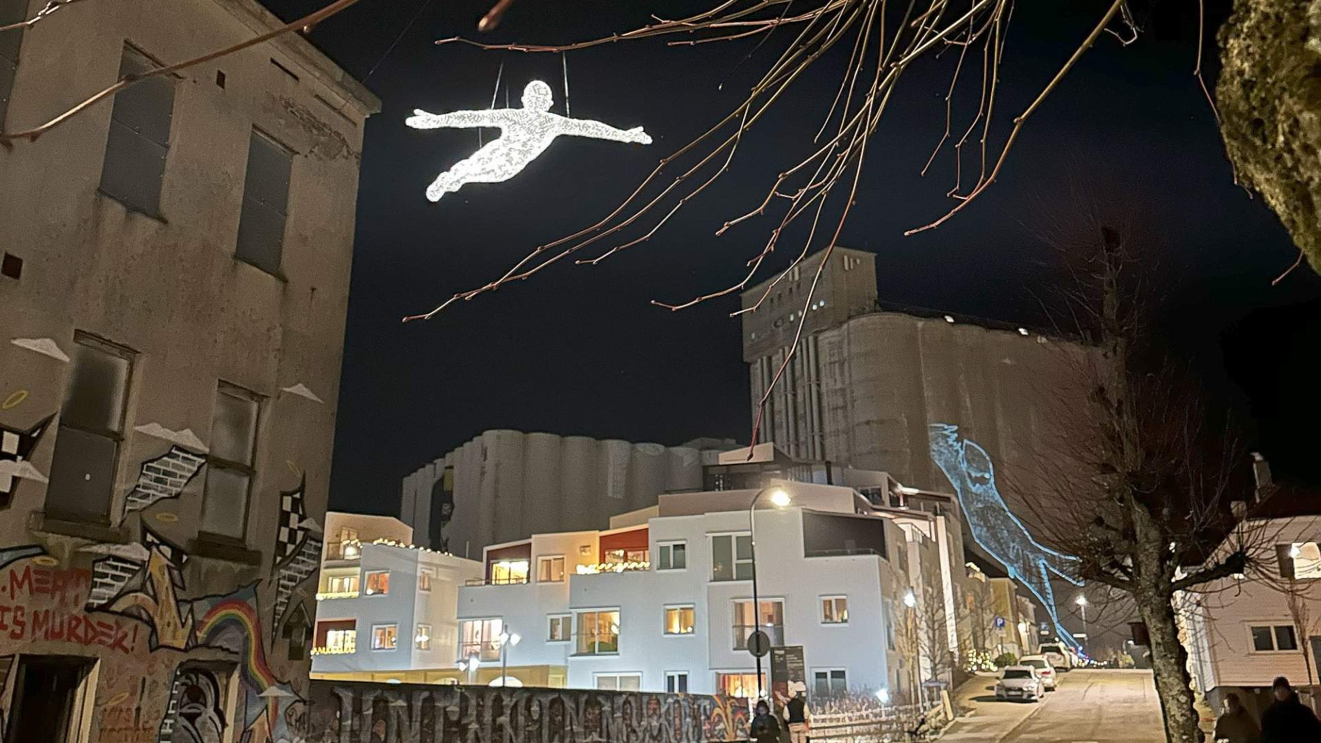 The Travellers light sculptures