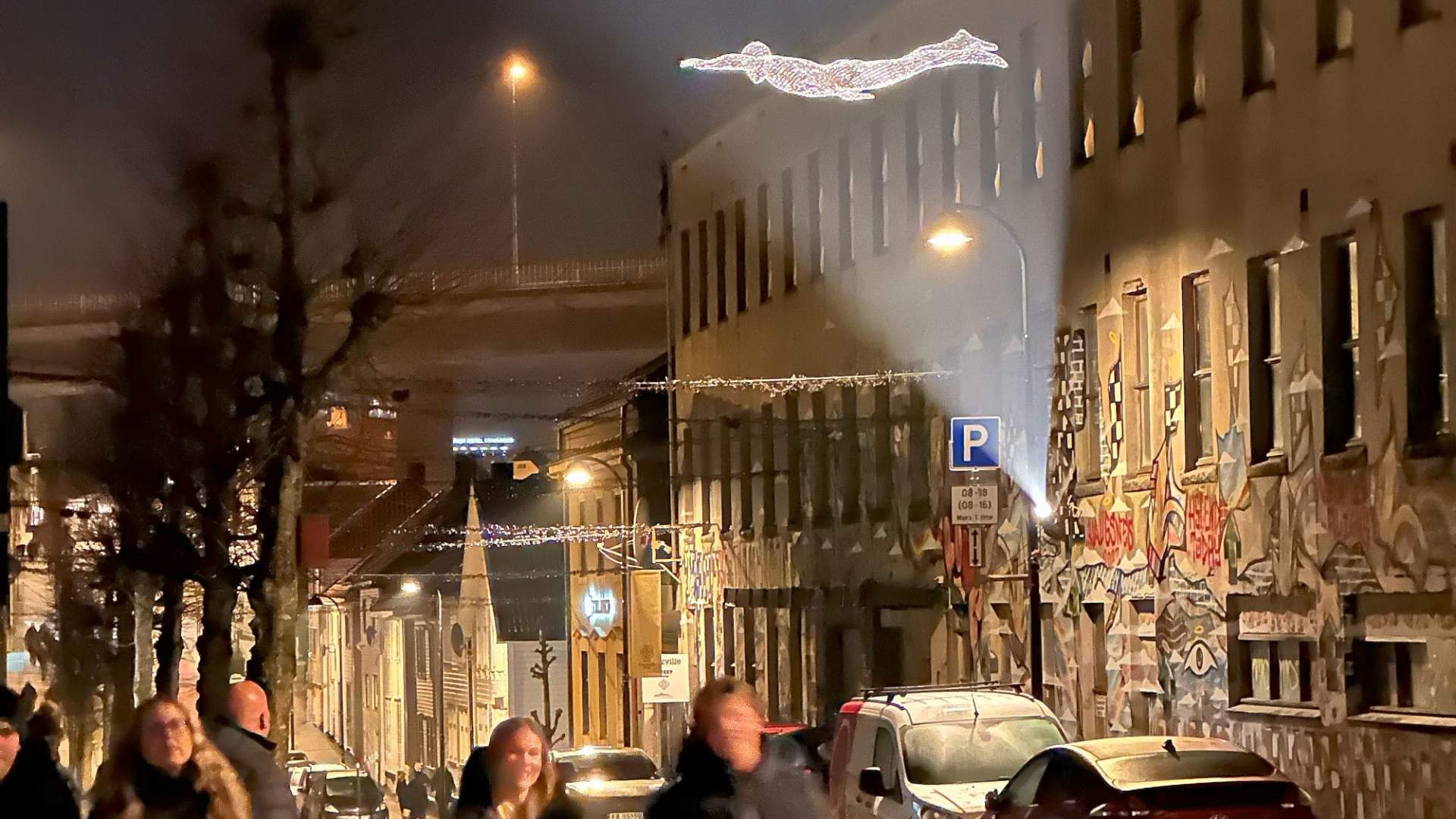 The Travellers light sculptures