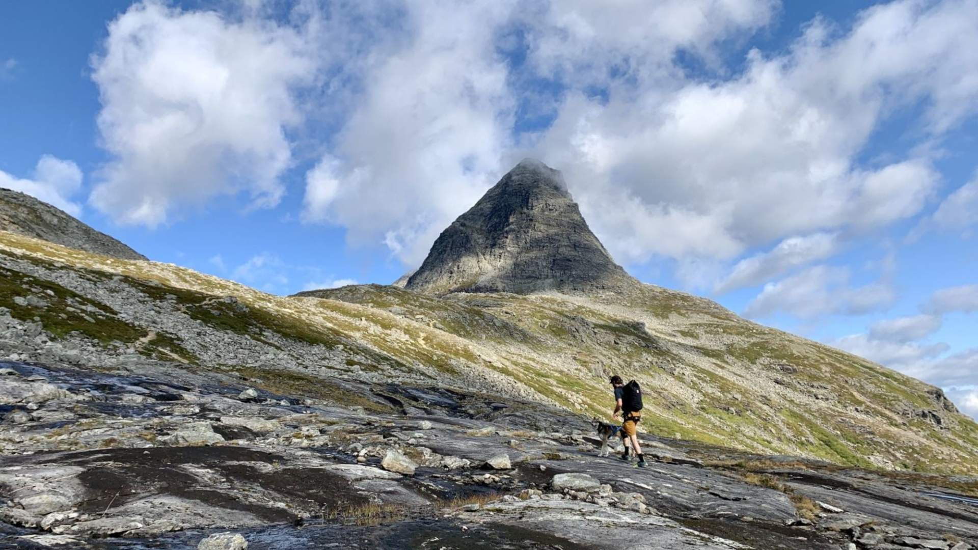 Guided hike to Bispevatnet from Trollstigen