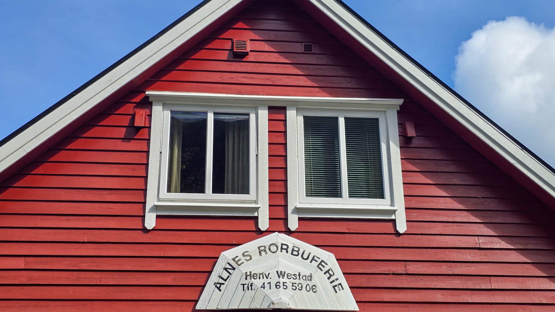 Overnatting hos Alnes Rorbuferie.