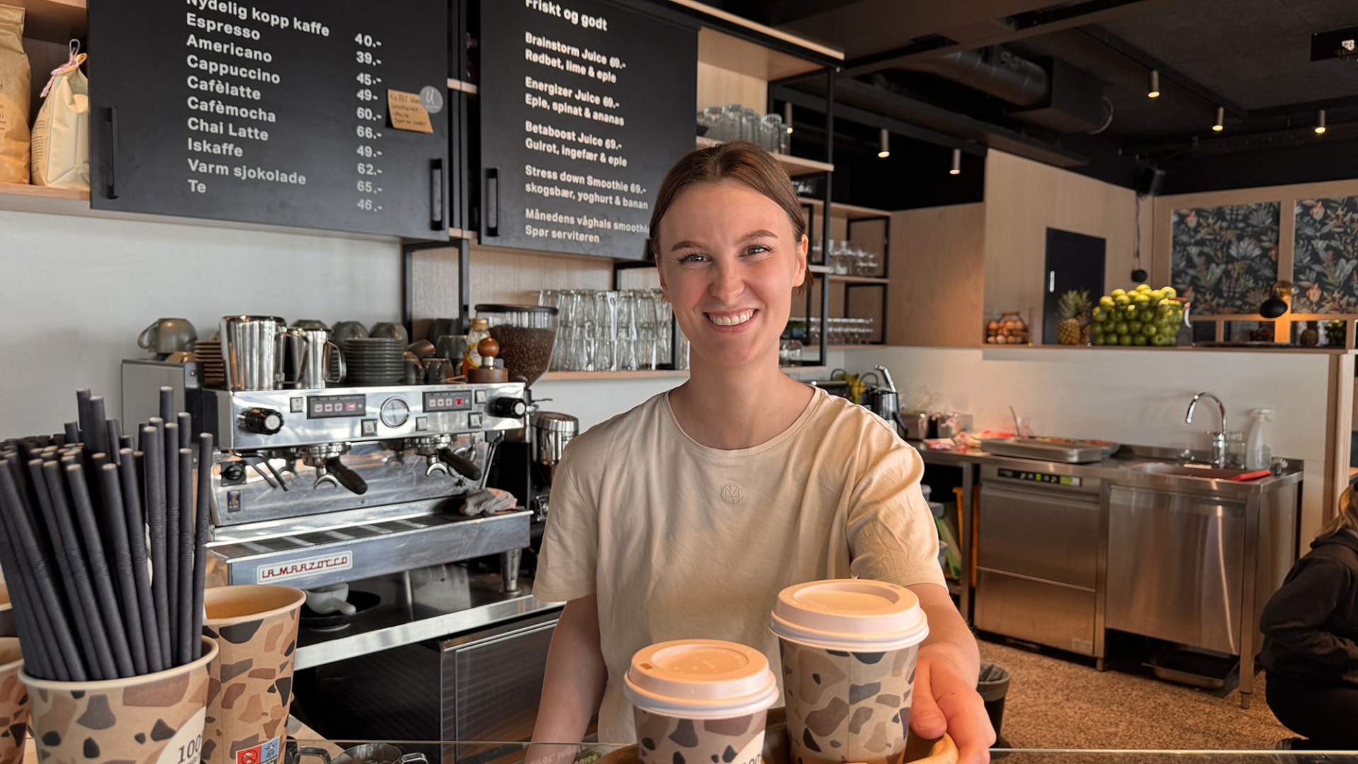 På Urt & Ugras kan du nyte kaffien - eller ta med!