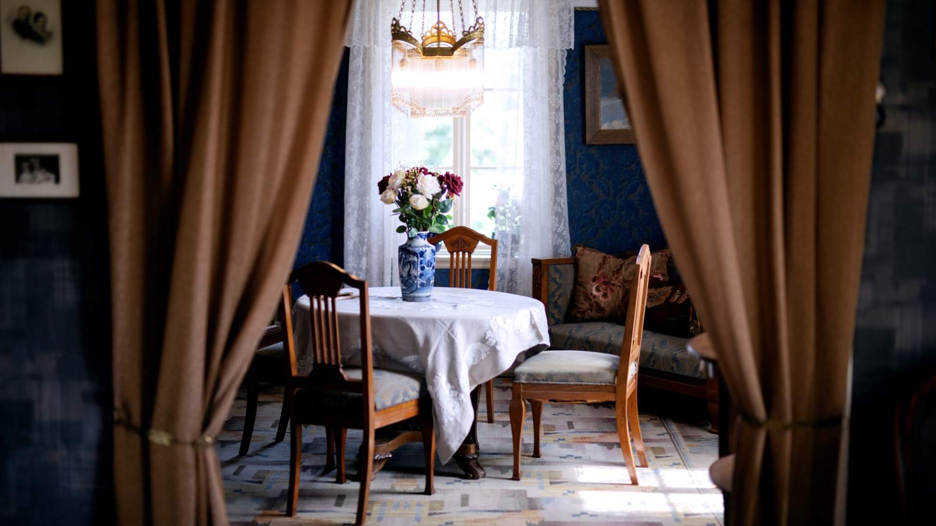 Utstilling stue på Holmeegenes