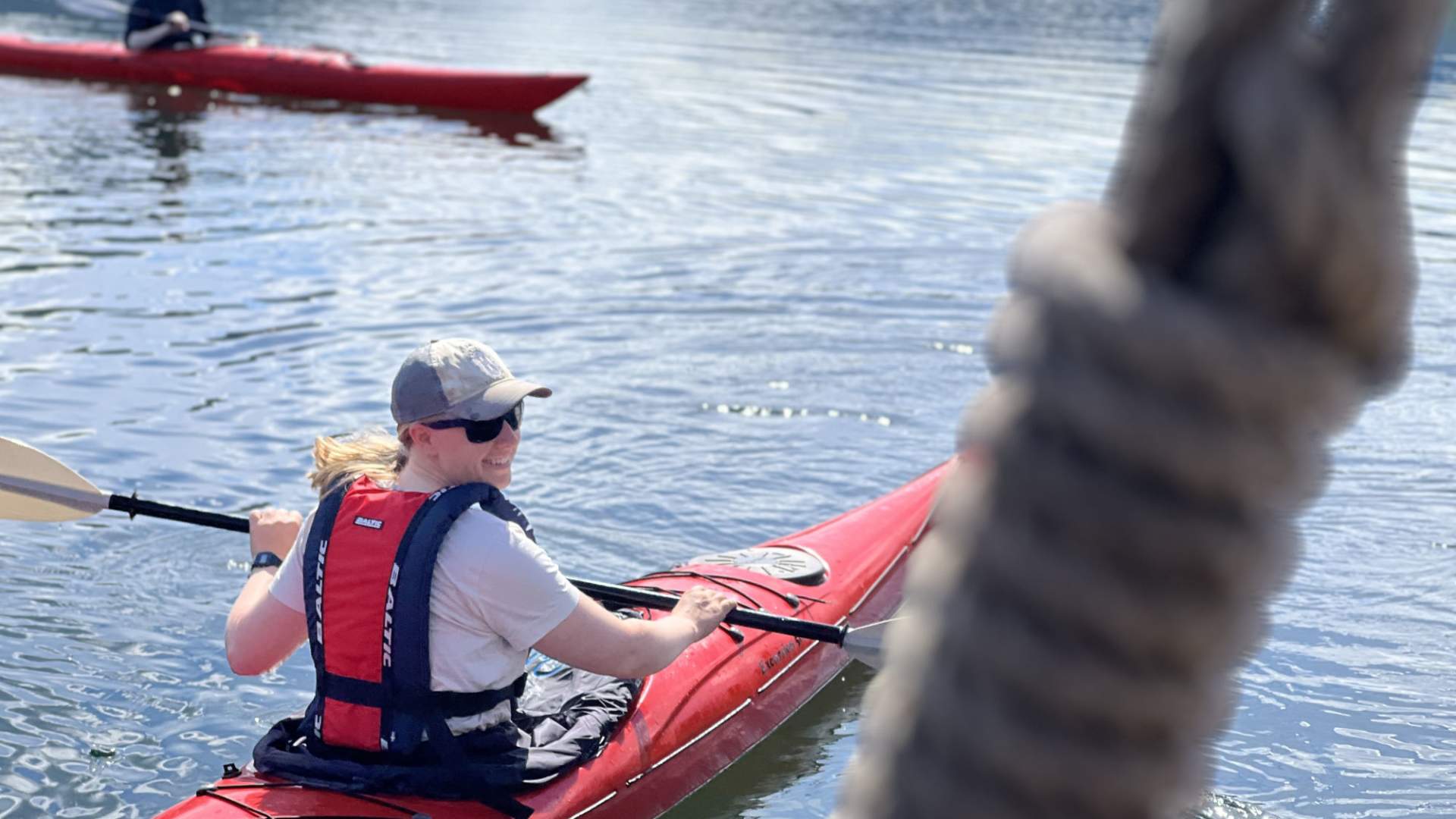 Kjekt med kajakker utafor Herøy Kystmuseum.