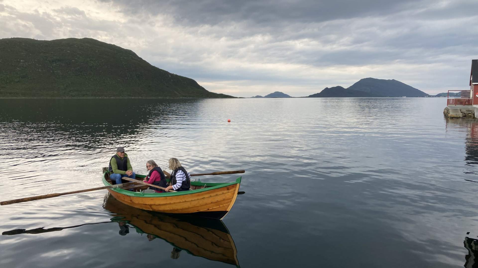 Ta båten på sjøen og prøv fiskelykka.