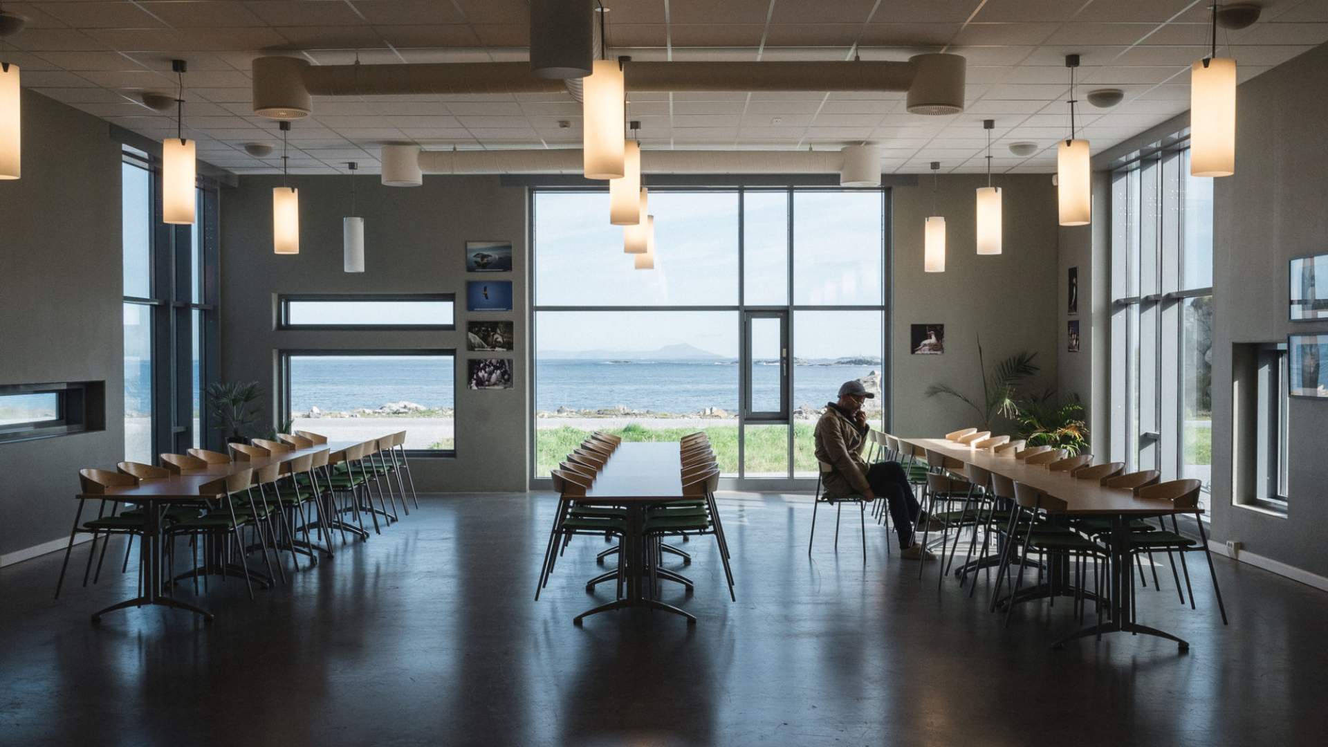 Sitte plasser med panoramautsikt mot storhavet.