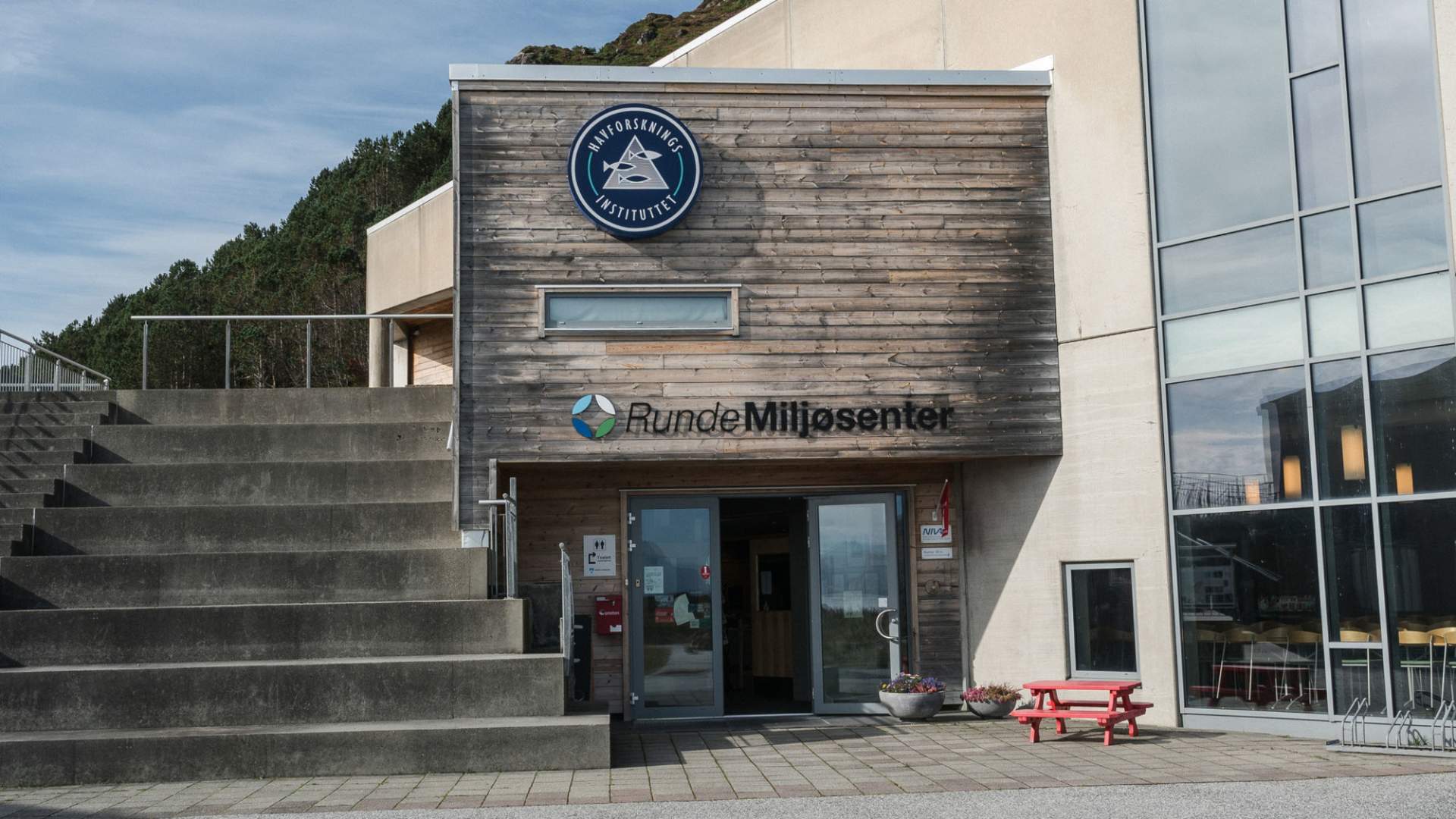 Velkommen til kafèen på Runde Miljøsenter.
