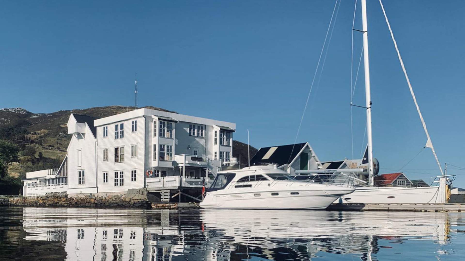 Stor hamn og overnattingsmuligheter på Rosenlund.
