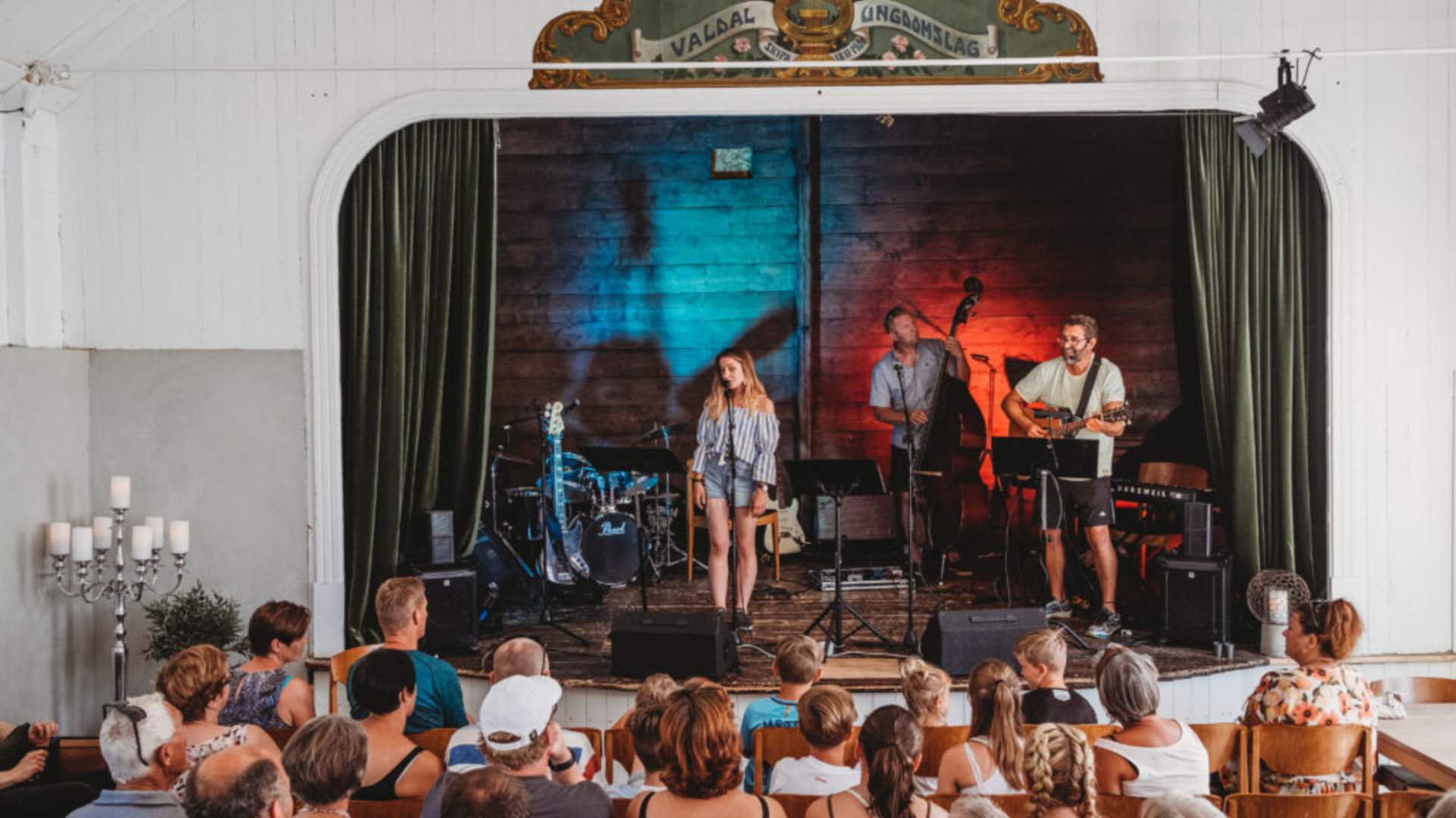 Konsert i det gamle Sentrum Scene lokale.
