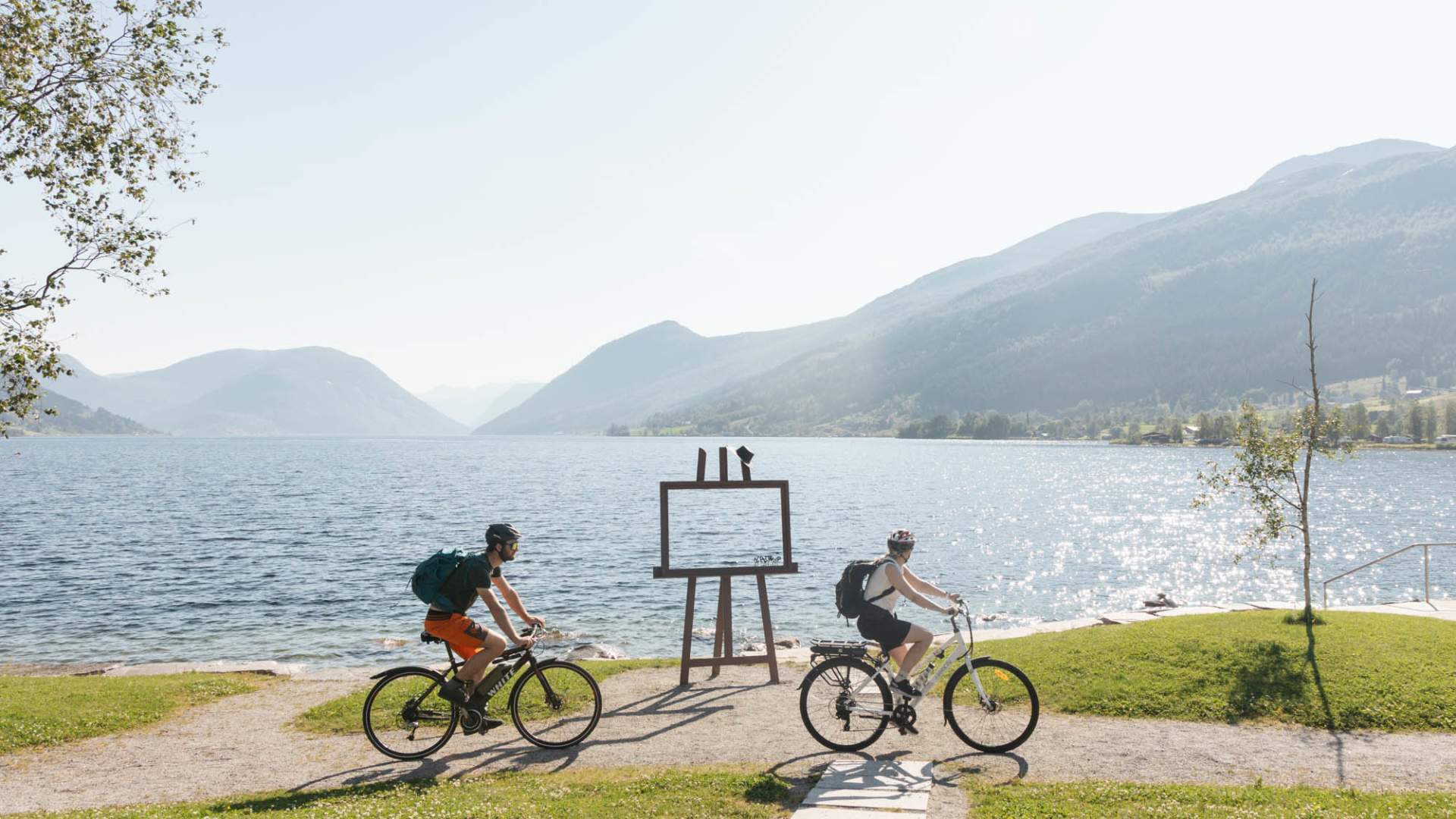 Sykling rundt Jølstravatnet