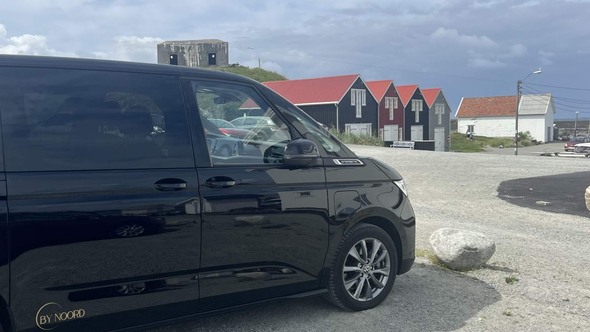 Gjester og biler fra By Noord